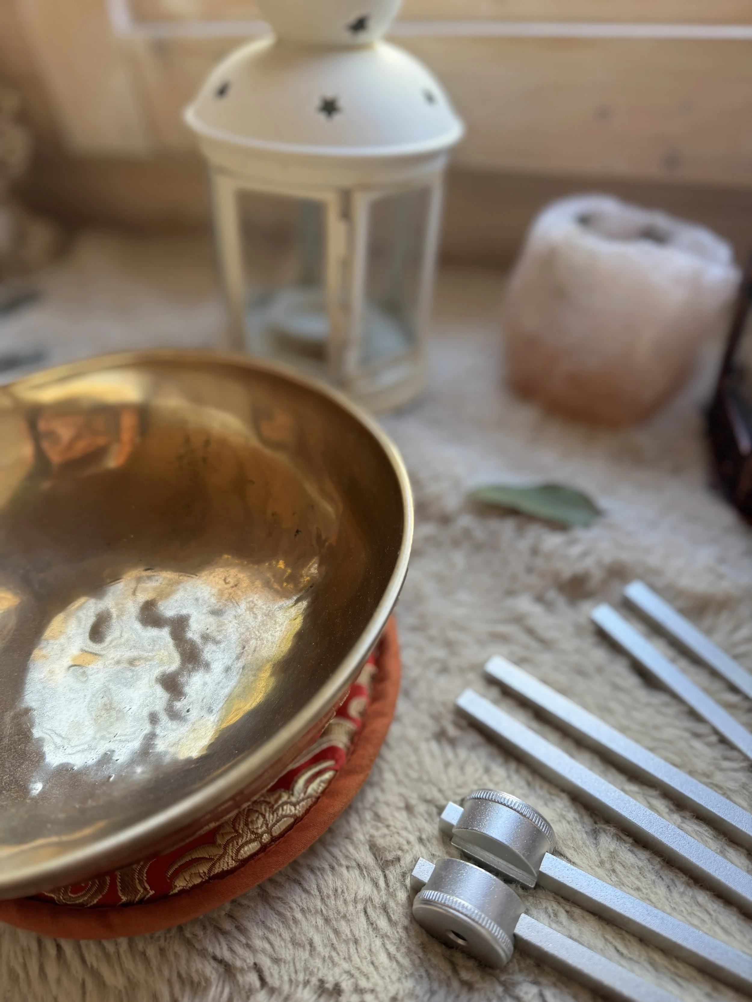 3 reasons your singing bowl doesn’t sound like mine (and why that’s a good thing)