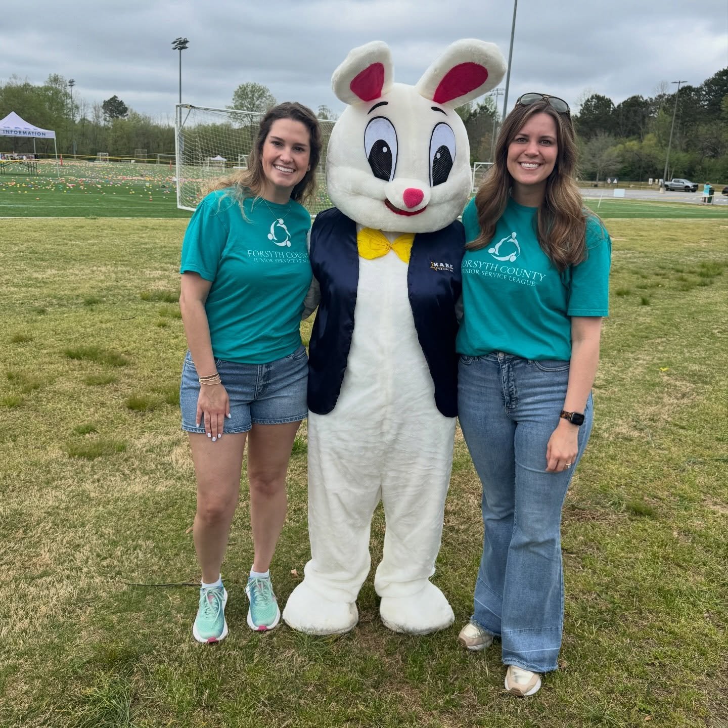 Our FCJSL members had such a wonderful time volunteering with The Place at the 40th Annual Kare for Kids Community Easter Egg Hunt! 🐣💐 
It was a joy to help create a fun and memorable day for so many families in our community.

Wishing everyone a s