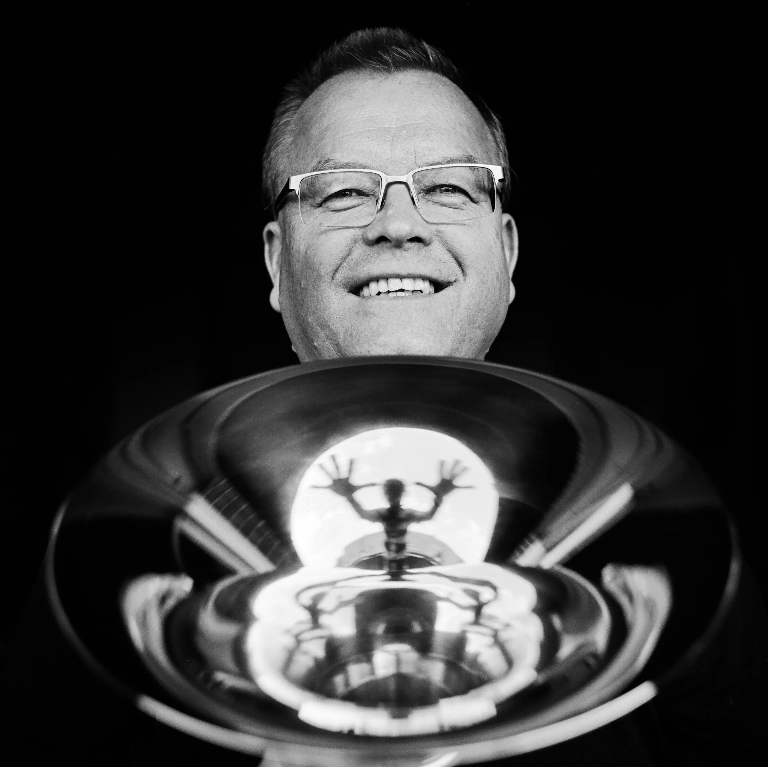  Der Posaunenchor ist für mich mehr als eine Gruppe von Freunden, die miteinander musizieren. Inzwischen ist er eine Familie. Und wie eine Familie gibt uns das Ensemble etwas mit: Hier lernen wir durchzuhalten. Denn ein Instrument spielt sich nicht m