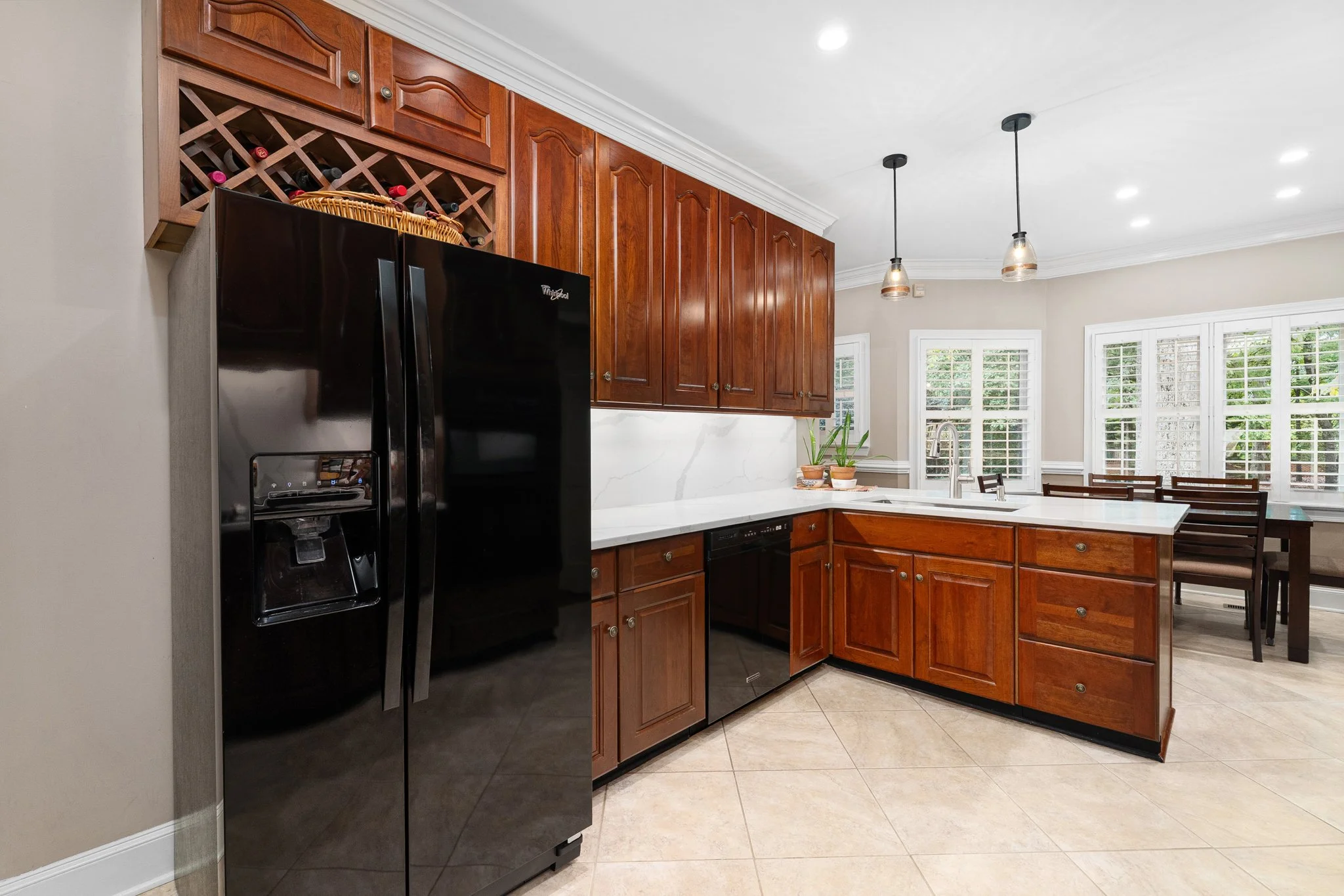 20-Kitchen-5499-MLS.jpg