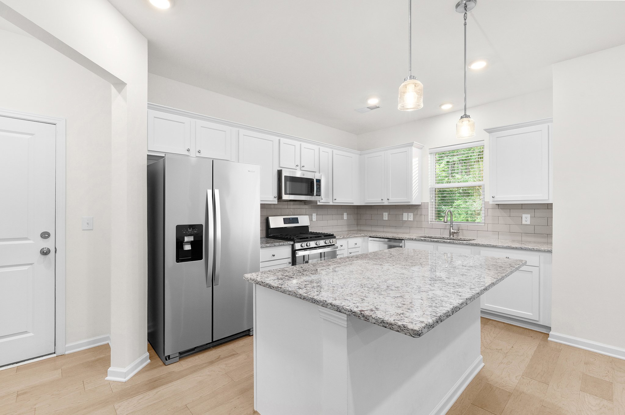 Kitchen-3867-MLS.jpg