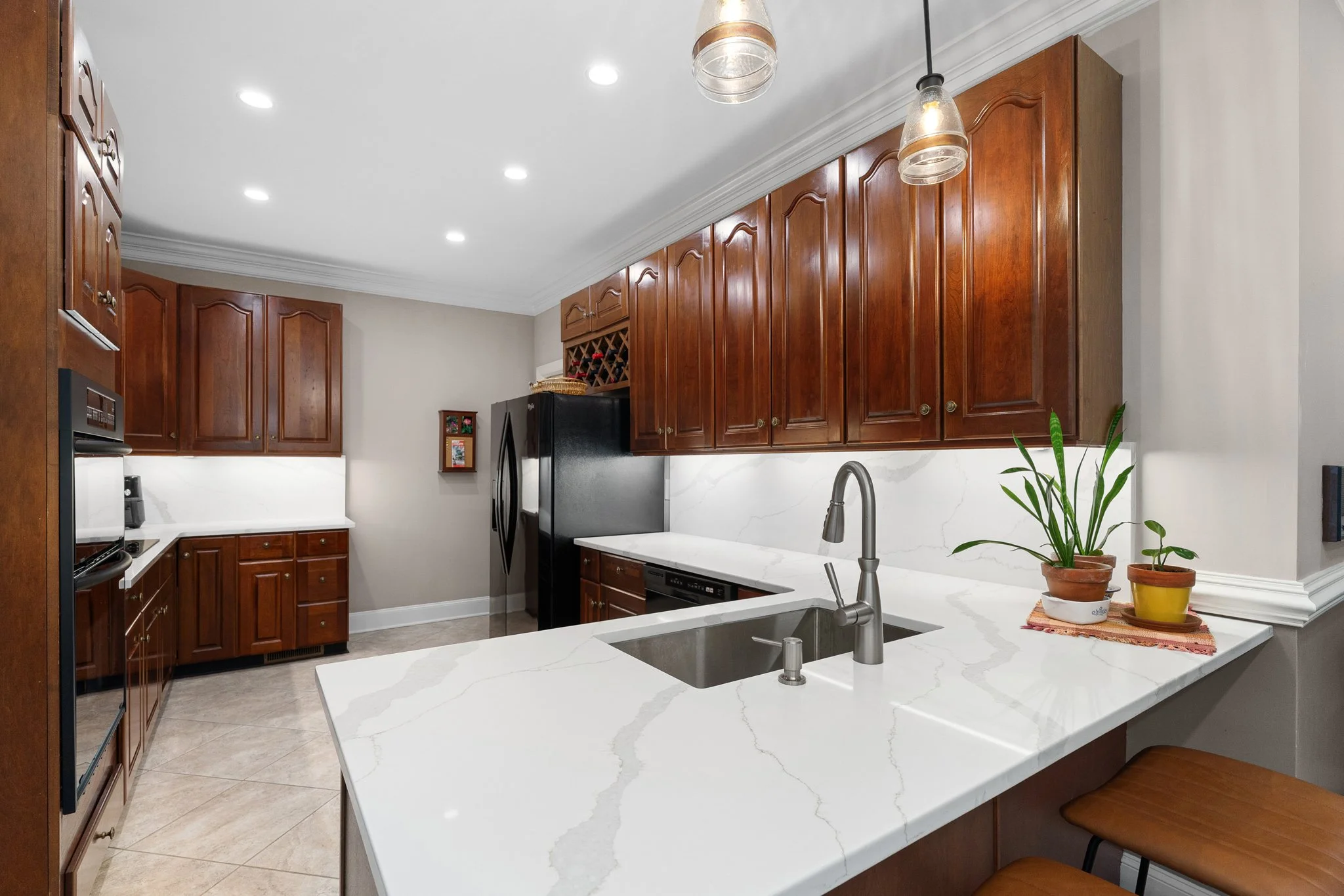 17-Kitchen-5458-MLS.jpg