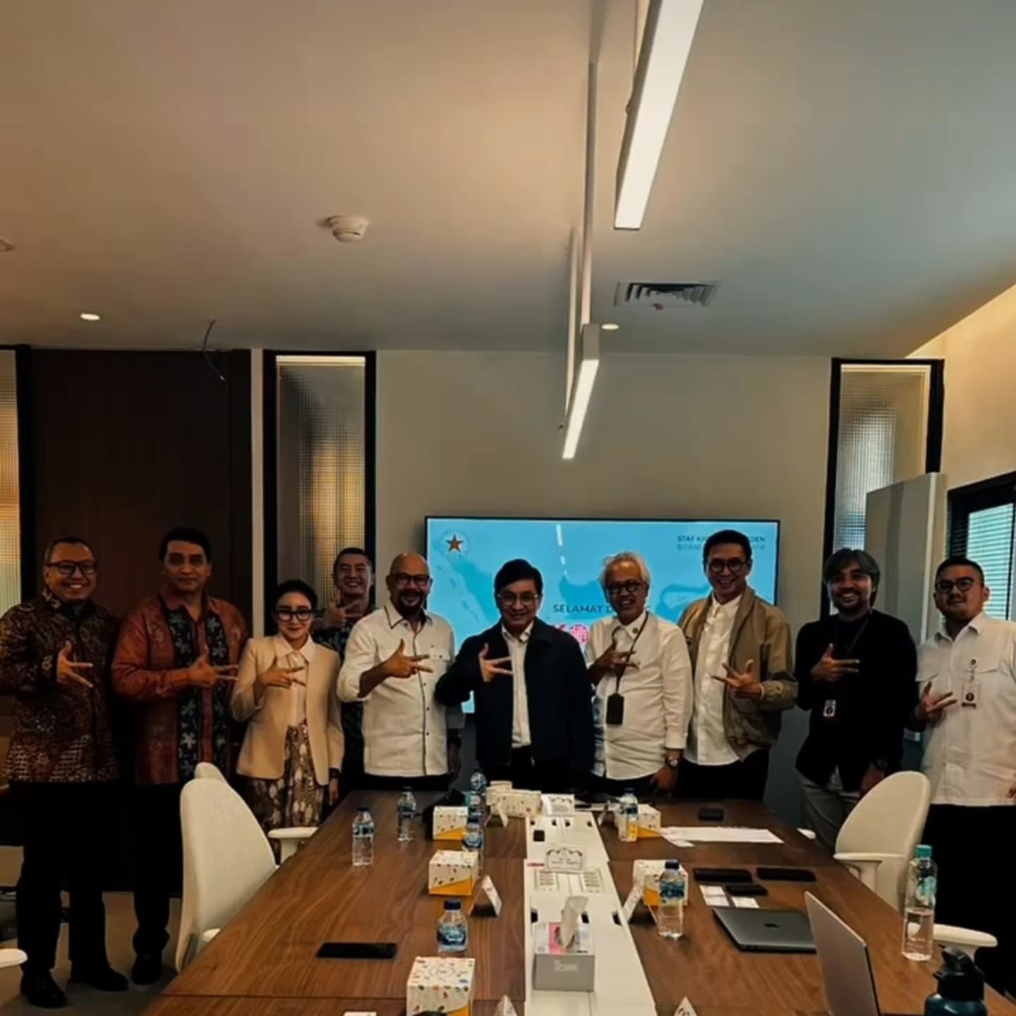 Had a great meeting last week with the Special Staff Kantor Staf Presiden Republik Indonesia for Creative Economy: Mr. Yovie, Mr. Bubi, Mr. Dzulfikri, and their amazing team.

Thank you for the warm welcome and the opportunity for KORIKA to engage in