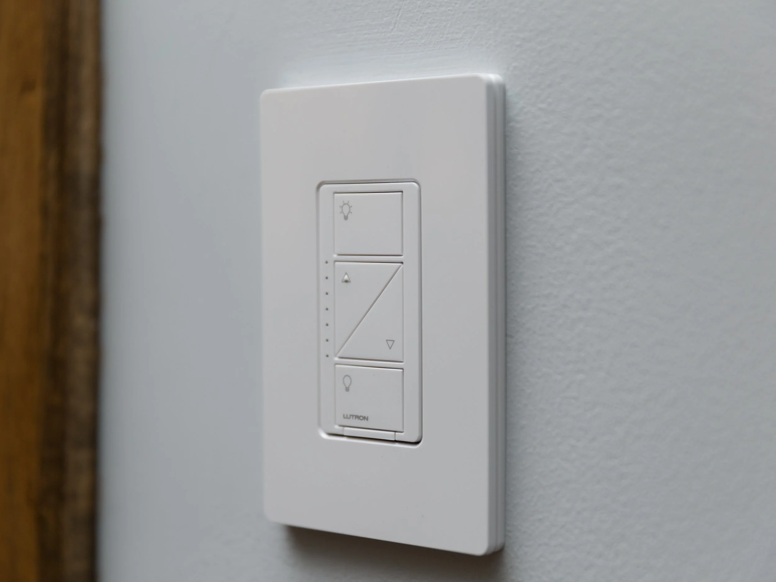 lutron-caseta-in-wall-wireless-smart-lighting-kit-product-photos-6.jpg