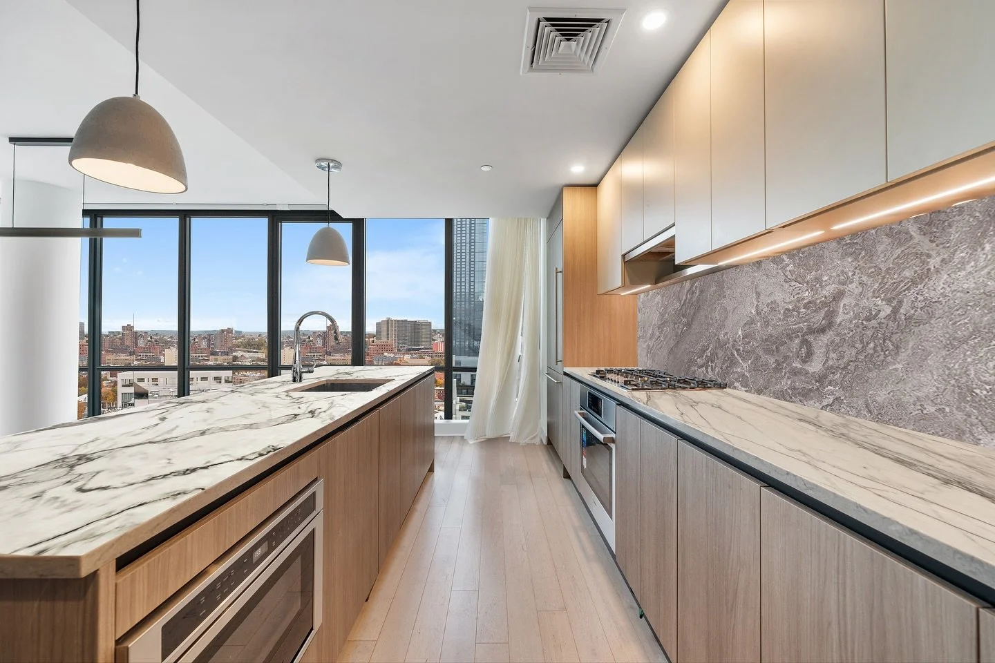 ✨ 𝐍𝐞𝐰 𝐋𝐢𝐬𝐭𝐢𝐧𝐠 𝐀𝐥𝐞𝐫𝐭 ✨
 𝟏𝟓𝟓 𝐁𝐚𝐲 𝐒𝐭 #𝟐𝟎𝟎𝟖 | 𝐃𝐨𝐰𝐧𝐭𝐨𝐰𝐧 𝐉𝐞𝐫𝐬𝐞𝐲 𝐂𝐢𝐭𝐲

𝐖𝐞𝐥𝐜𝐨𝐦𝐞 𝐭𝐨 𝐲𝐨𝐮𝐫 𝐜𝐨𝐫𝐧𝐞𝐫 𝐨𝐟 𝐭𝐡𝐞 𝐬𝐤𝐲𝐥𝐢𝐧𝐞 &mdash; 𝐚𝐧 𝐚𝐢𝐫𝐲, 𝐥𝐢𝐠𝐡𝐭-𝐟𝐢𝐥𝐥𝐞𝐝 𝐫𝐞𝐭𝐫𝐞𝐚𝐭 𝐰𝐢𝐭𝐡 ?