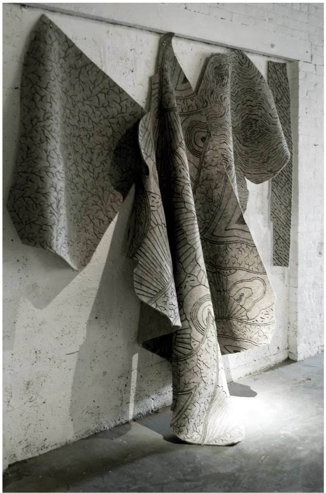 Le pachyderme, 2010 | Moquette découpée et pyrogravée | Iteration, Fluxfactory’s gallery | New-York.