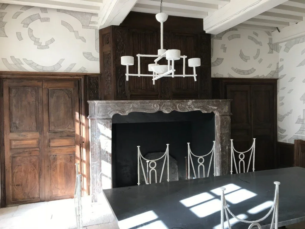 Sans titre, Château d’Arthies, 2019 | Réalisé in situ au feutre noir.
