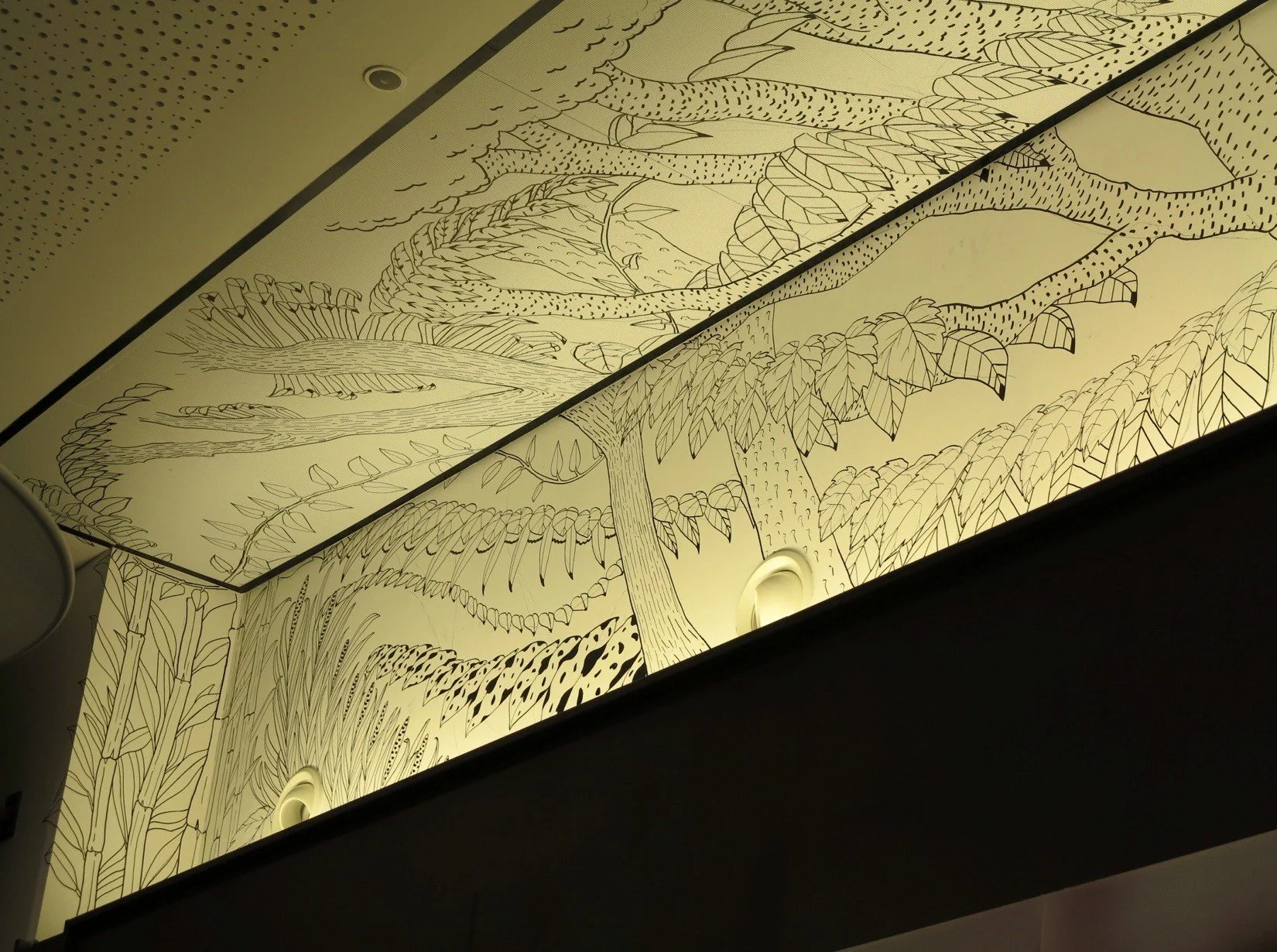 Fresque végétale, 2014 | 660 m2 | Réalisé au fusain et au marqueur noir | Les Terrasses du port, Marseille.