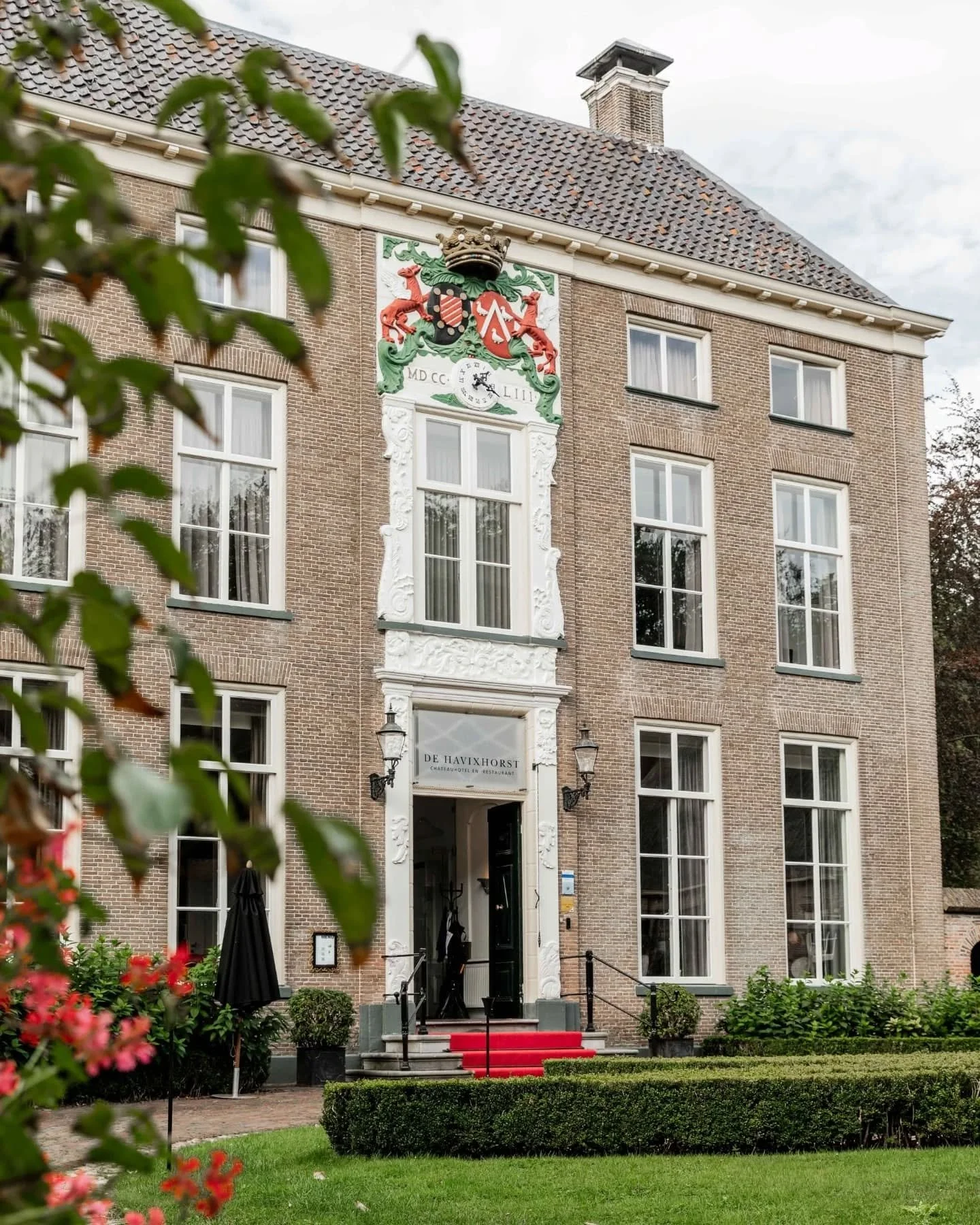 ✨ De perfecte trouwlocatie | Die perfekte Hochzeitslocation ✨

NL - 🇳🇱

Jeske &amp; David trouwden op het prachtige landgoed Havixhorst. ❤️

De zoektocht naar de juiste trouwlocatie kan &eacute;&eacute;n van de meest tijdrovende stappen zijn in de 