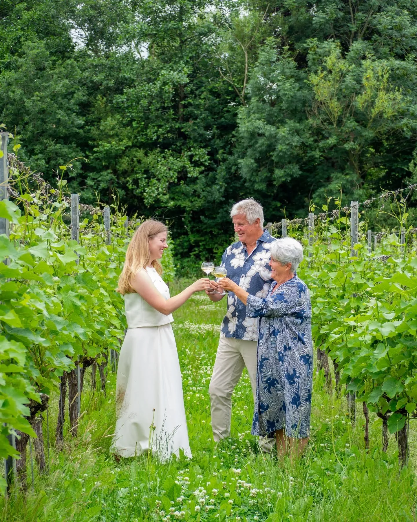 🍇 𝗦𝗮𝗺𝗲𝗻𝘄𝗲𝗿𝗸𝗶𝗻𝗴 𝘁𝘂𝘀𝘀𝗲𝗻 𝗙𝗿𝘆𝘀𝗹𝗶𝗻𝗴 𝗲𝗻 𝗟𝗶𝗲𝗯𝗲 &amp; 𝗟𝗶𝗲𝗳𝗱𝗲 🍇

Stel je voor: jullie trouwen in een intieme en stijlvolle setting, tussen de wijnranken van een wijngaard. Een droomplaatje dat alleen in het zuiden van 