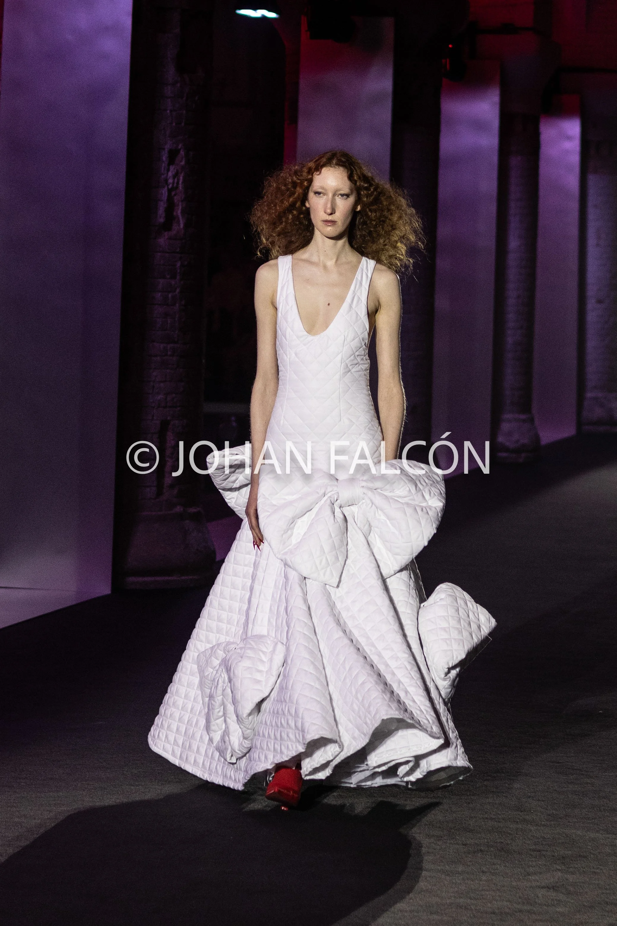 Johan Falcón en el 080 Barcelona Fashion 2025
