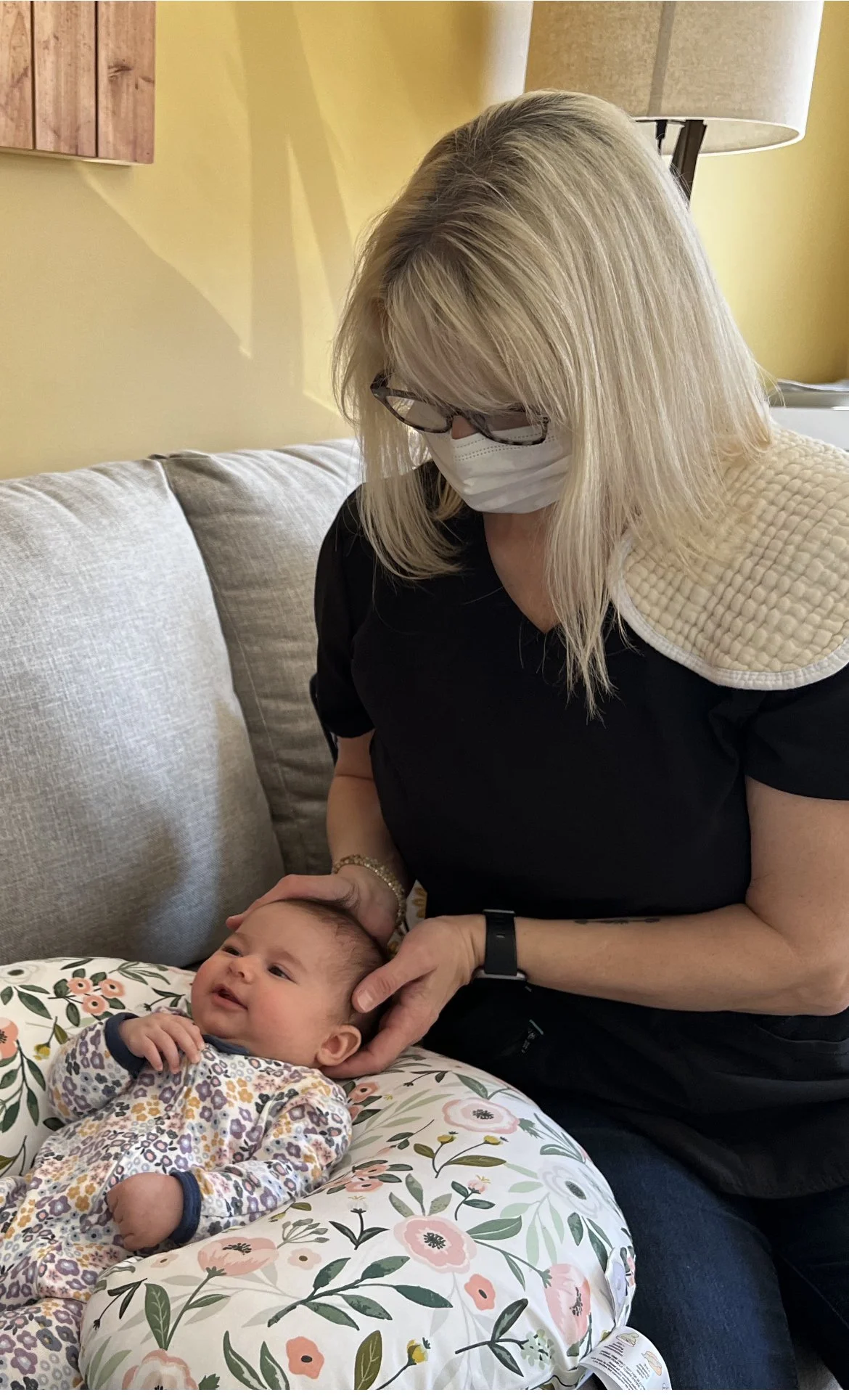 Giving a craniosacral treatment before baby’s frenectomy
