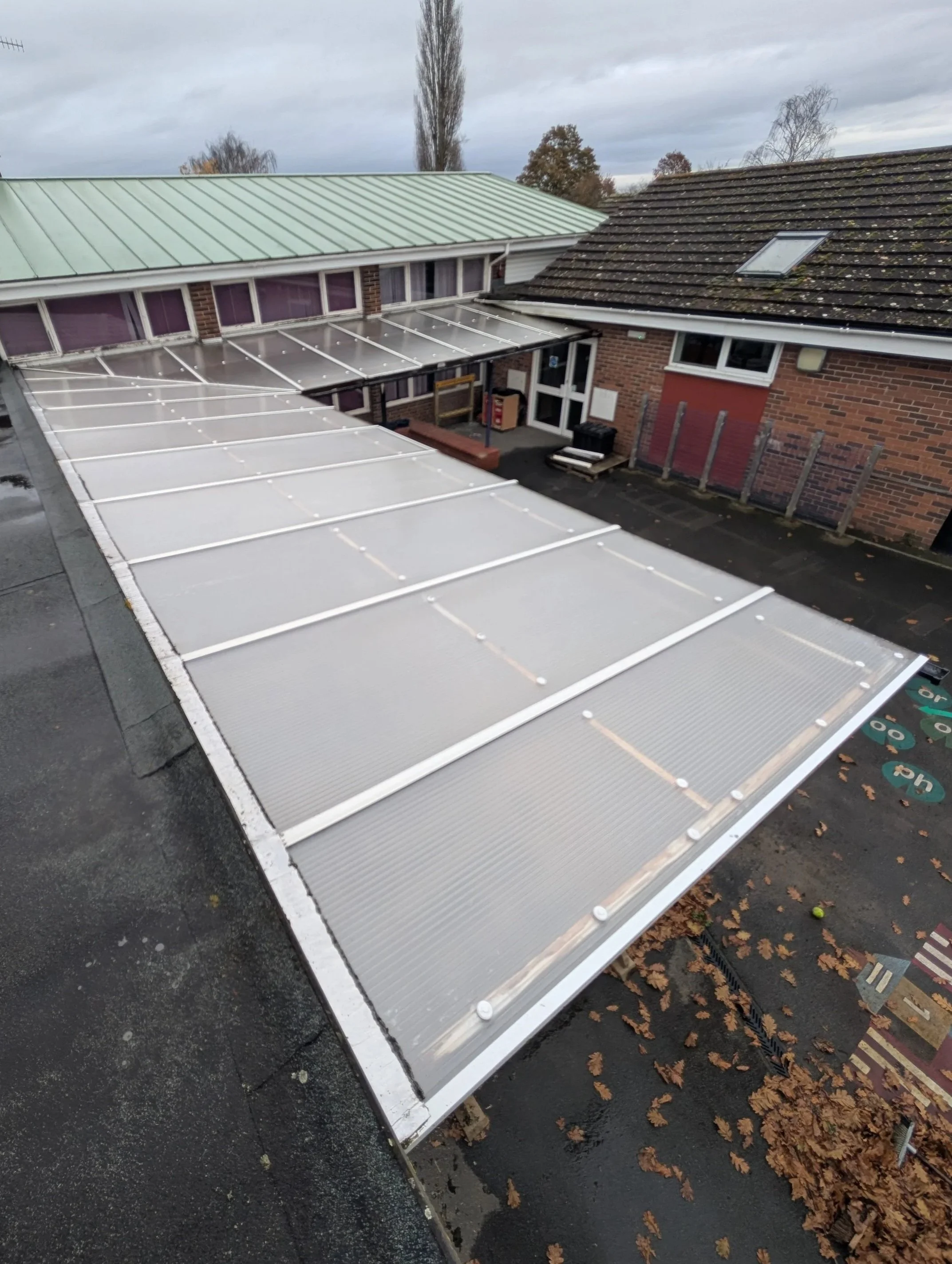 Commercial building exterior professionally cleaned