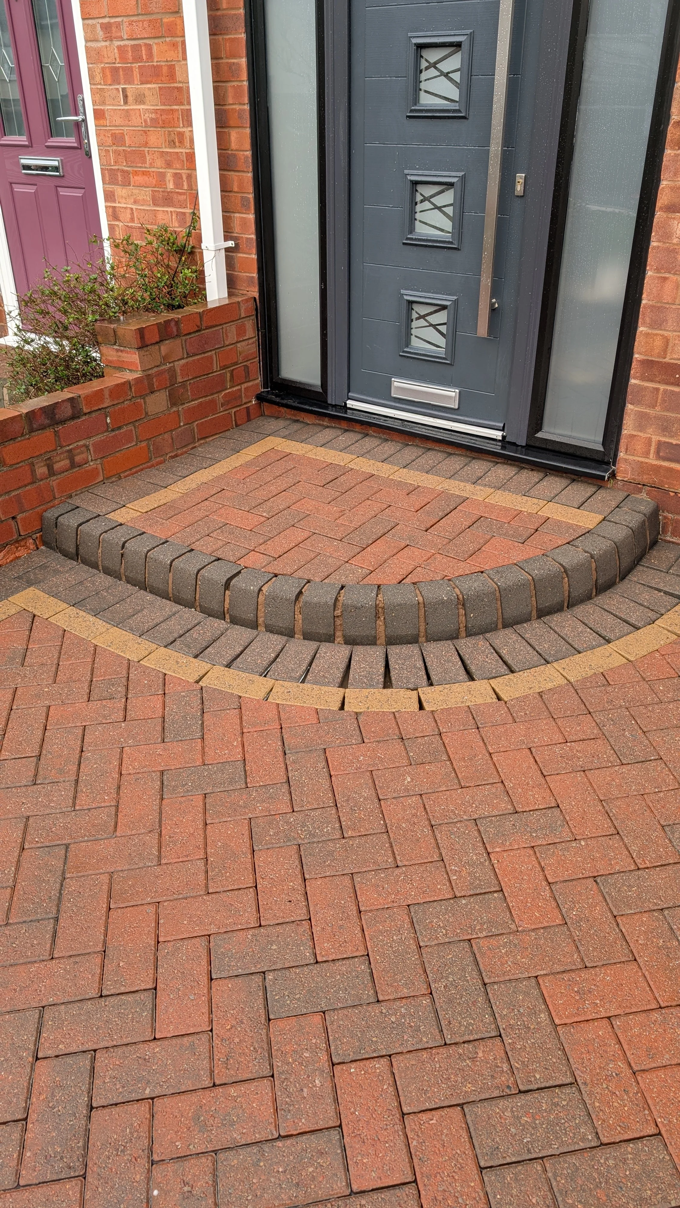 Pressure washing block paving driveway restoring original colour
