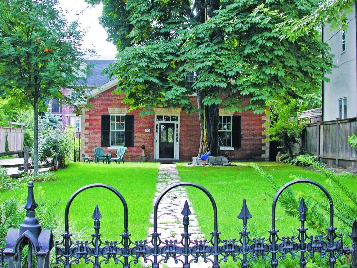 1998 - 135 Spruce St