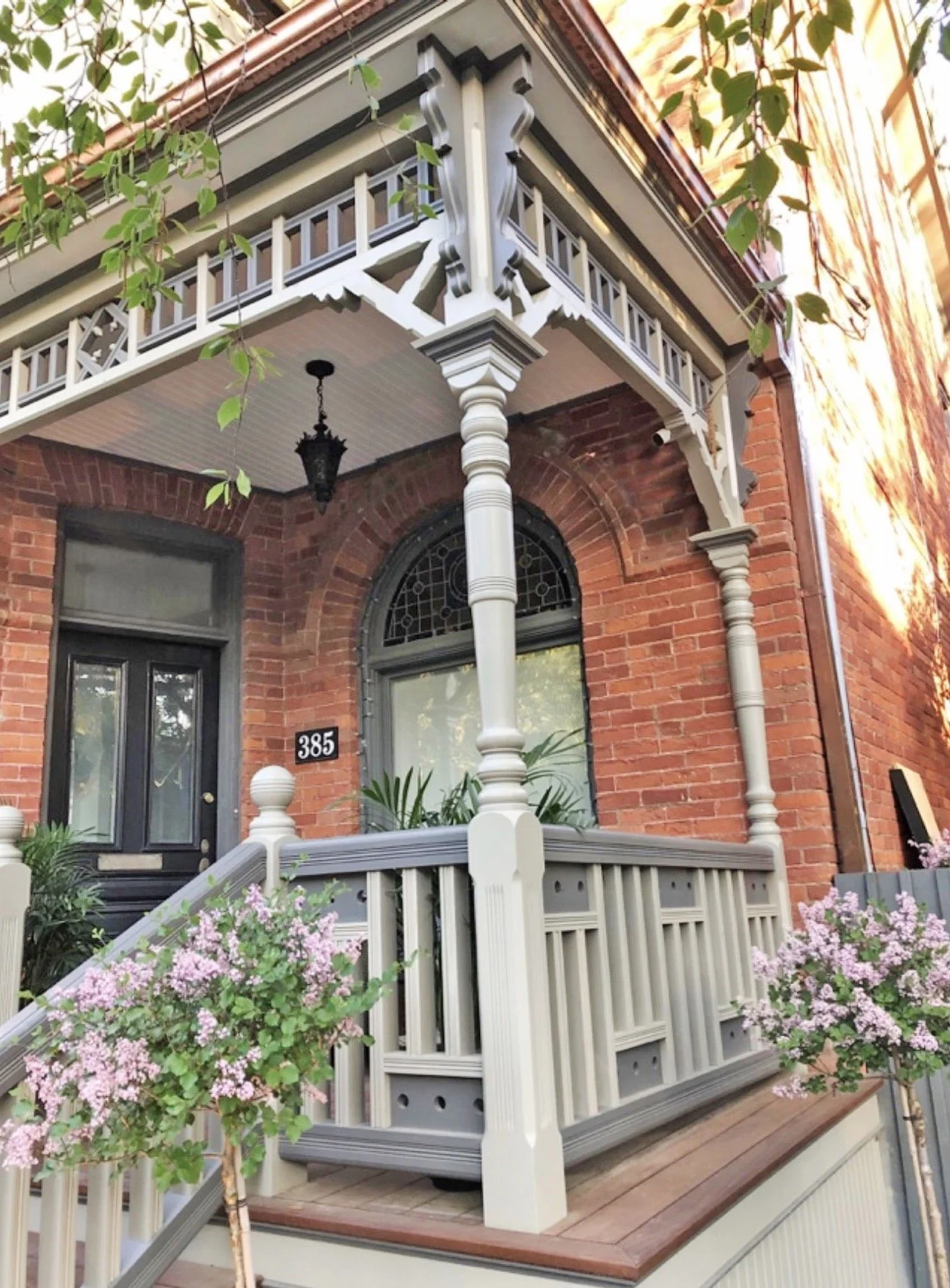 2022 - 385 Carlton St