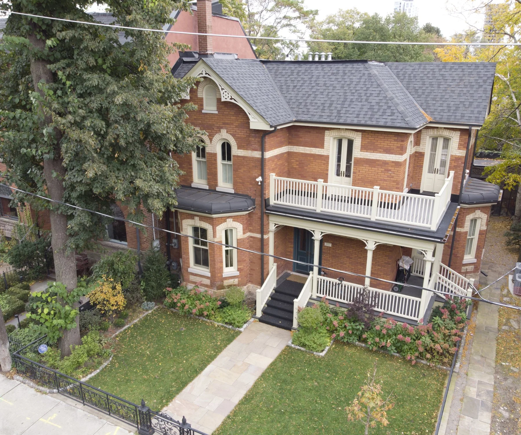 2017 - 397 Carlton St