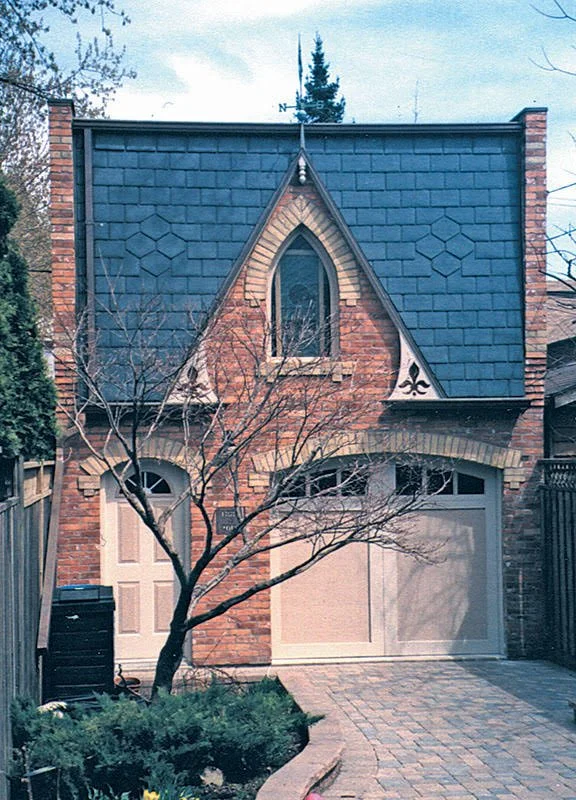 2003 - 351 Berkeley St