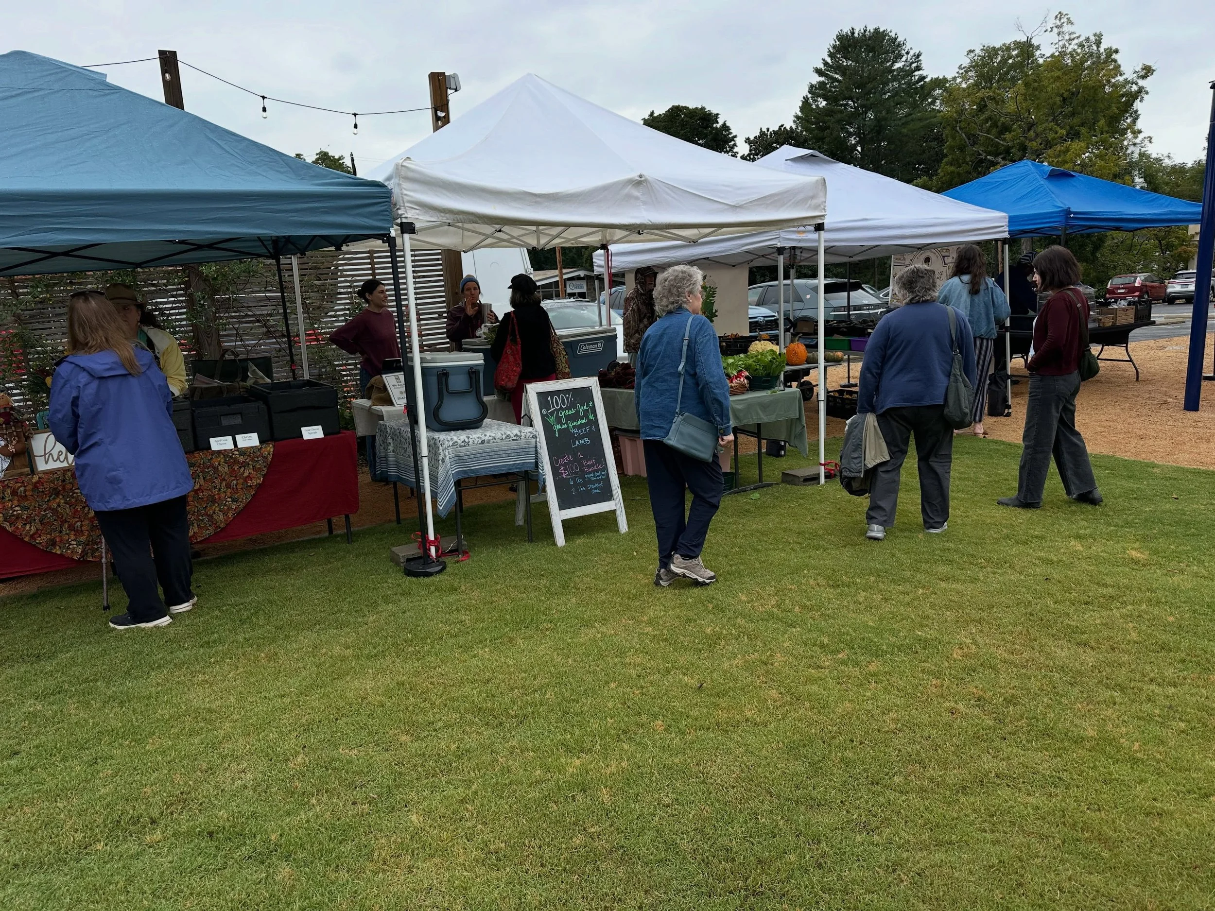 It&rsquo;s market day! 🍂

Come see us this afternoon from 3&ndash;6 PM in Downtown Pittsboro!

We&rsquo;re right in that sweet spot between seasons&mdash;you&rsquo;ll still find some summer favorites alongside more fall produce and cooler-weather go
