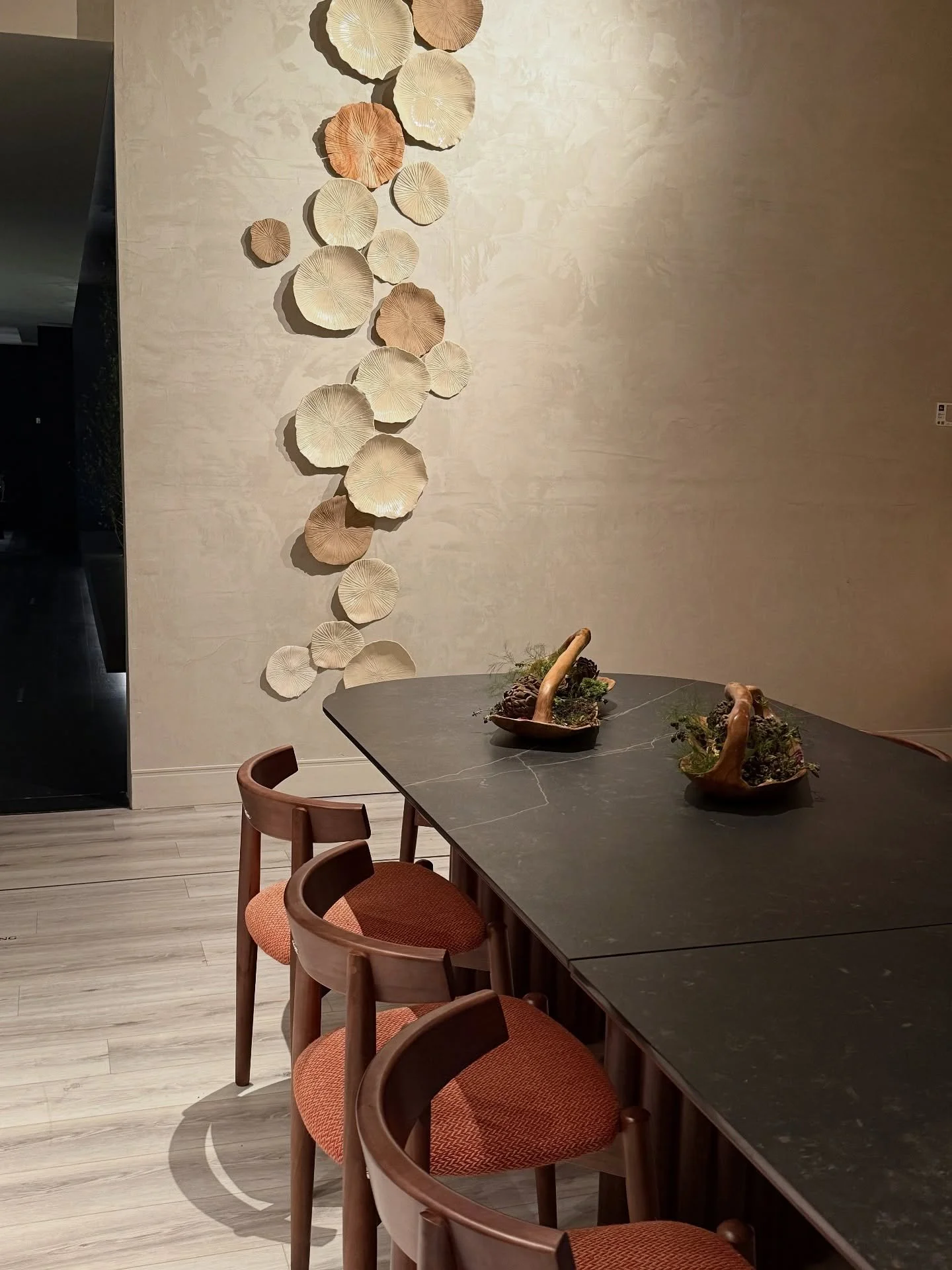 El dise&ntilde;o de interior es lo que corona 👑 nuestras reformas, por eso fuimos por inspiraci&oacute;n a una de las ferias m&aacute;s lindas @casafoa

Les compartimos algunos espacios ✨✨