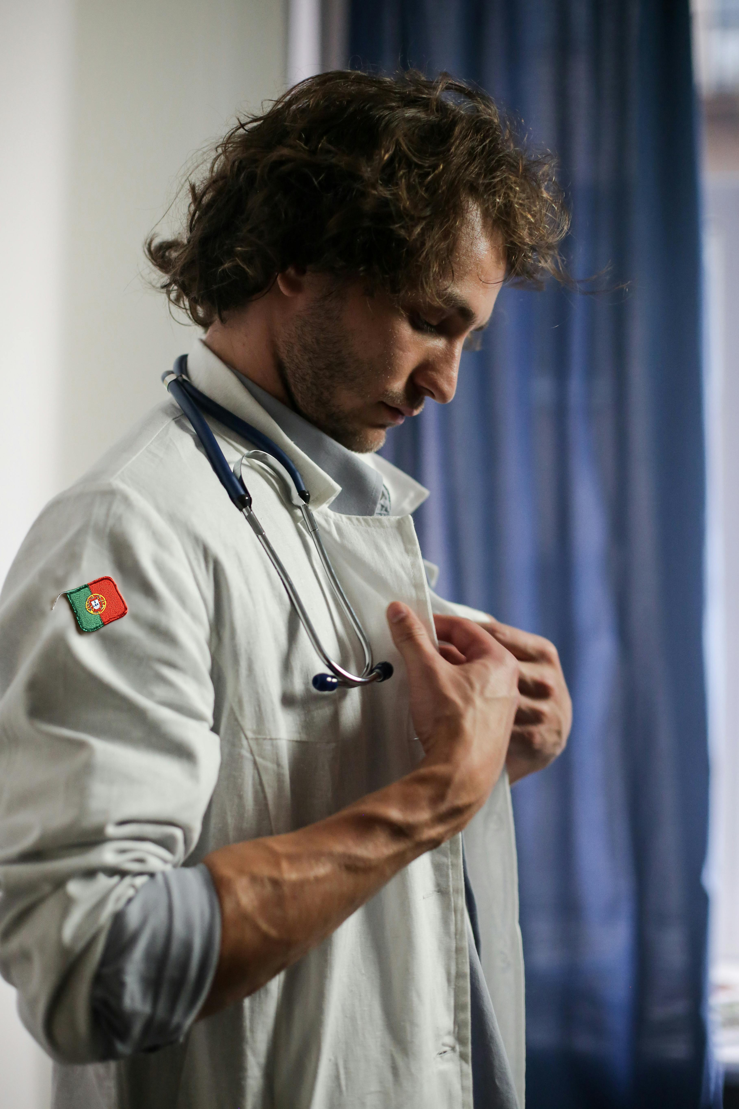 Portugués para médicos: cómo prepararte para trabajar en hospitales portugueses