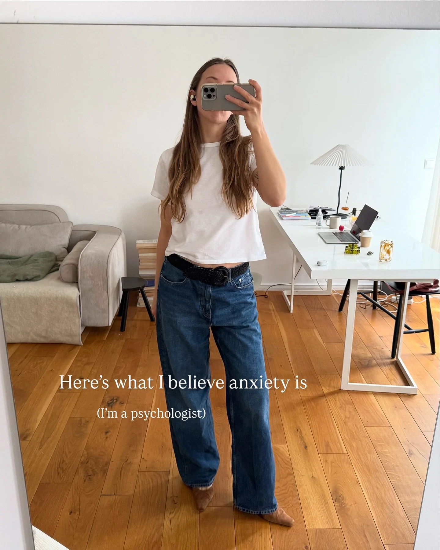 A little something on anxiety <3 if you want to find out where your fearful part is keeping you stuck, find my free Journaling Practice in the link in bio. 
-
-
#anxietyawareness #psychologistsofinstagram