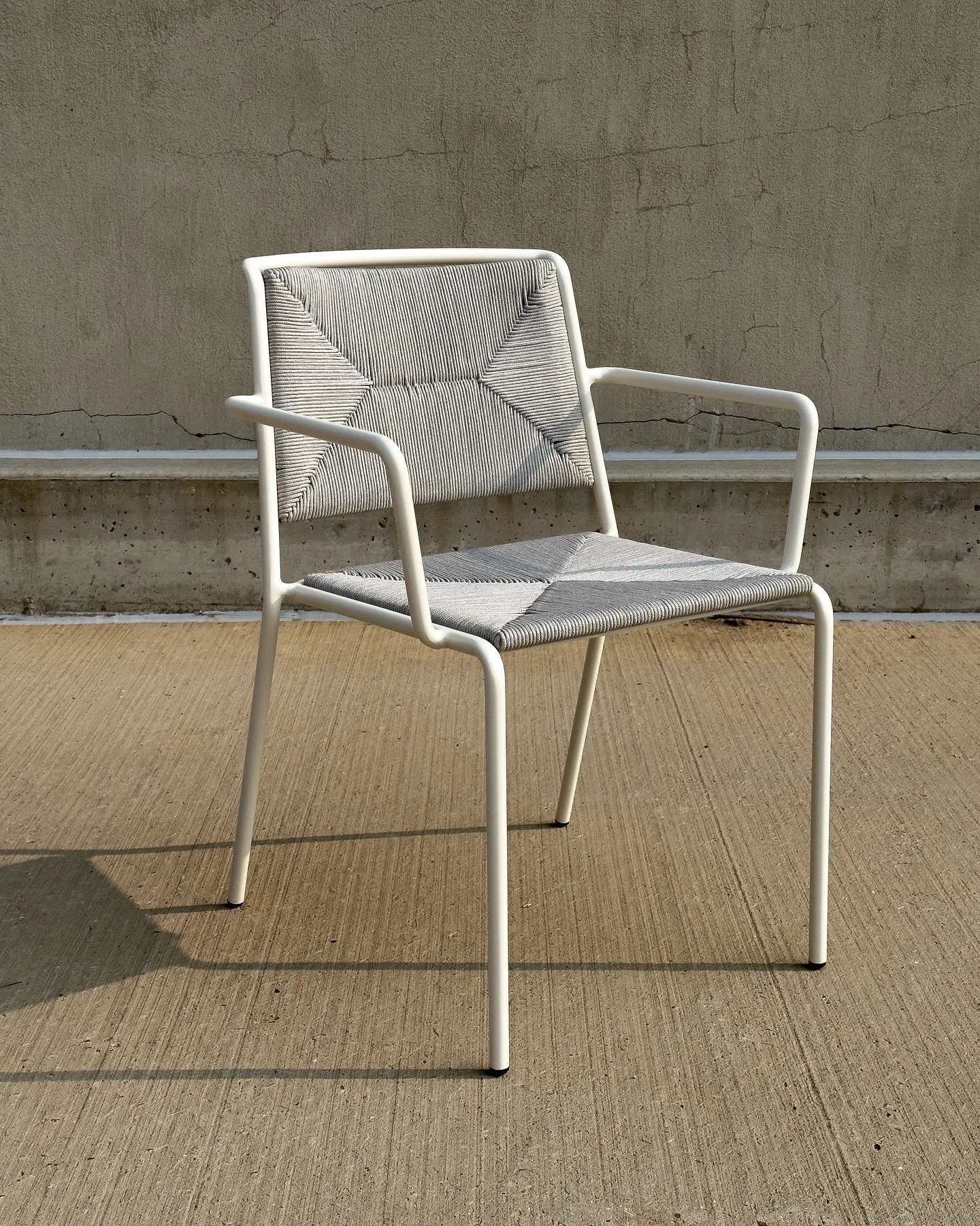Indefinite &amp; Classic with a touch of Modernity.
Elevate your patio game with Summer Series.
- @point1920_official Summer Armchair