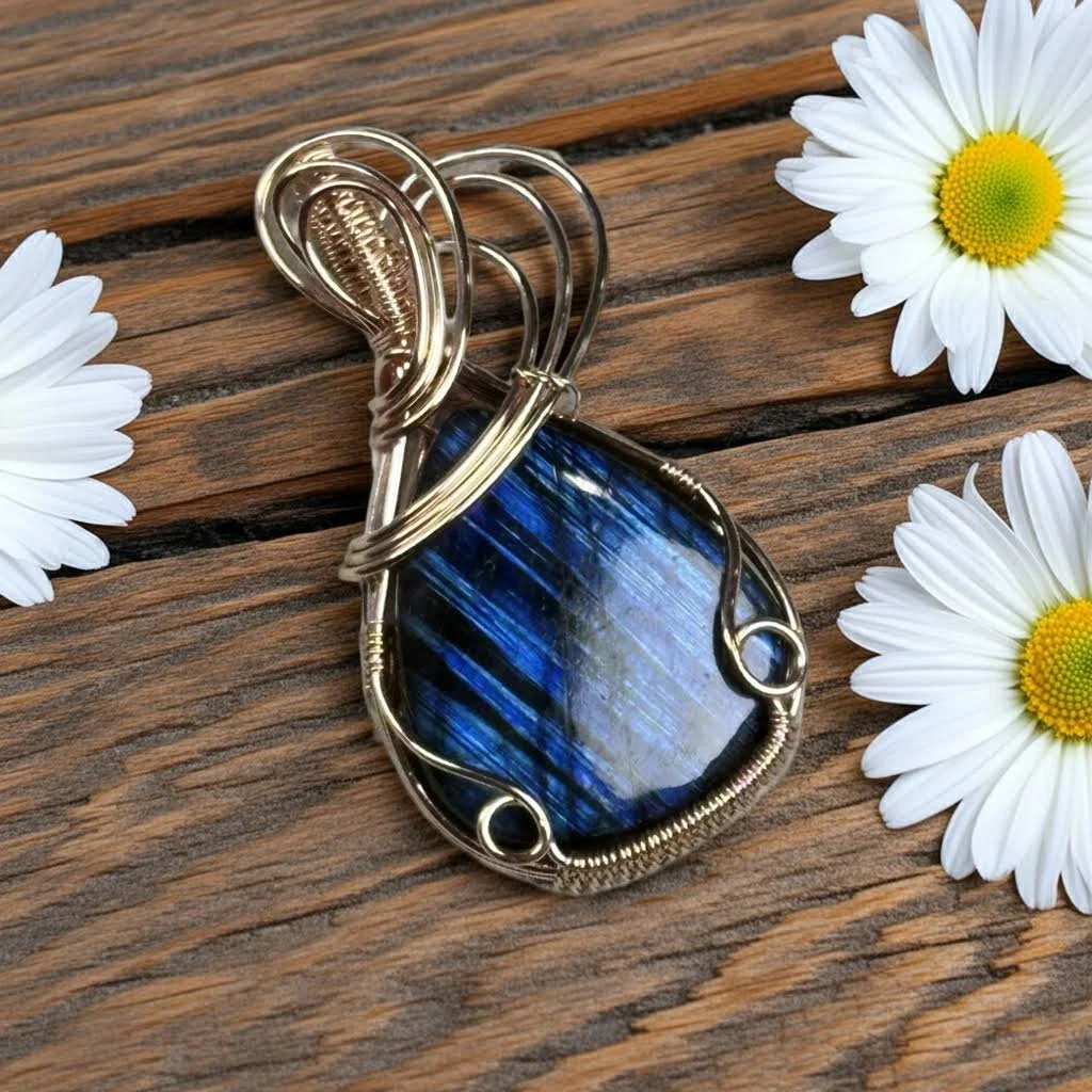 Labradorite in Rose Gold finished Wire Pendant