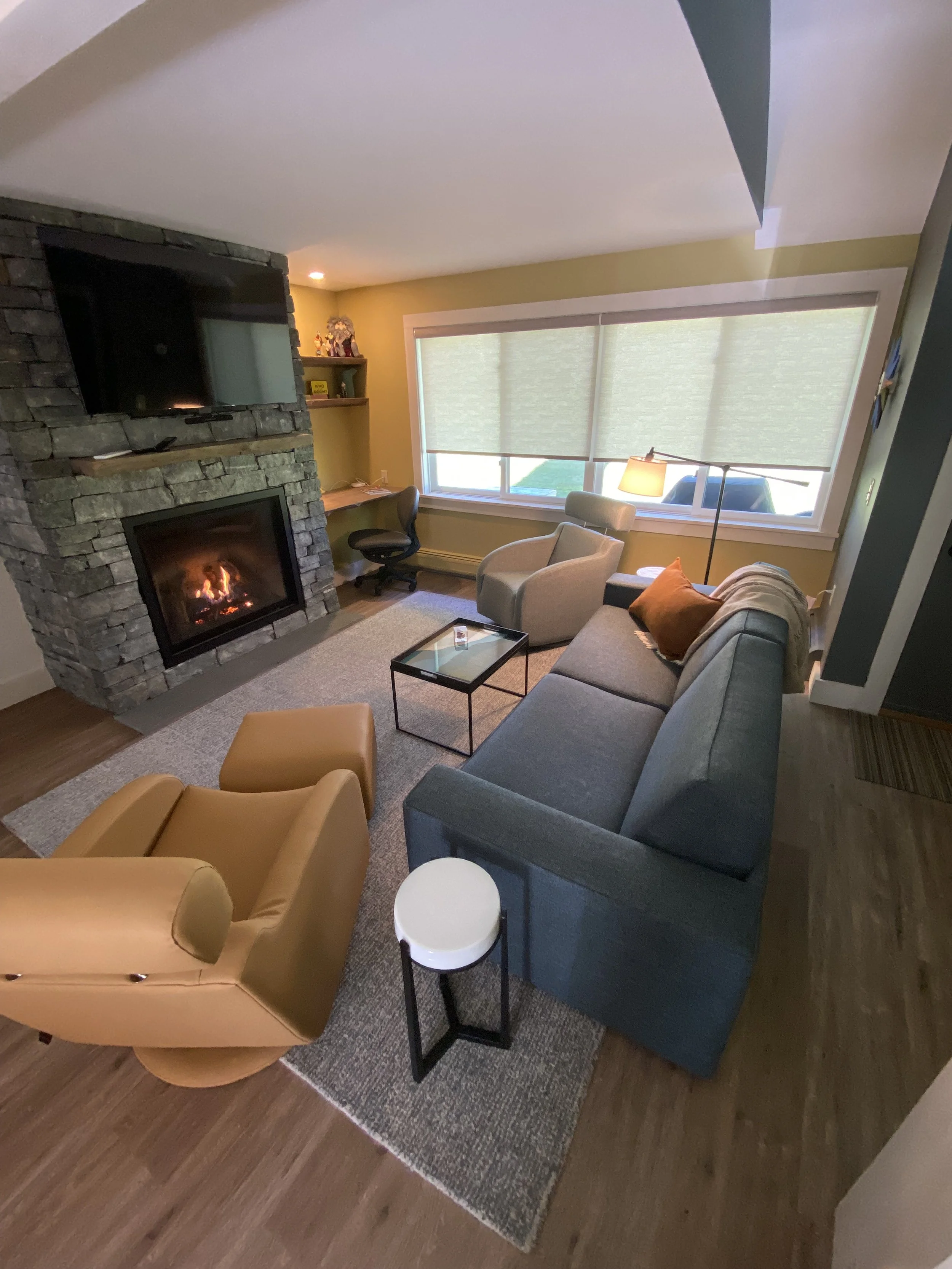 Living Room 1C.jpeg