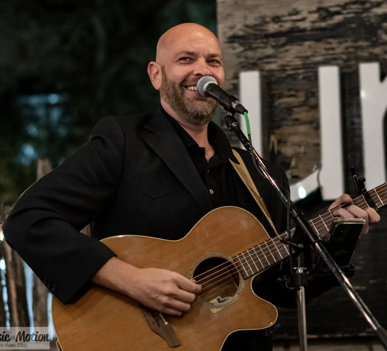 Live Music: Garret Johnson