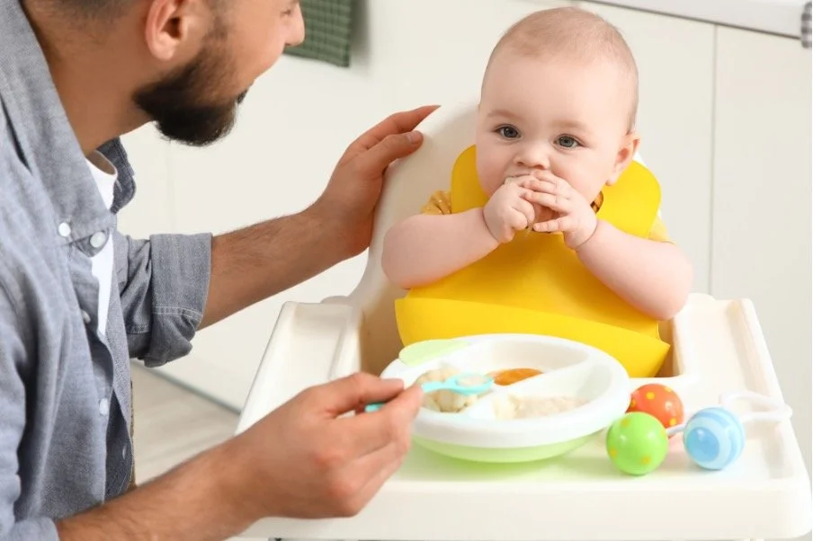 Starting Solids - Spoon Feeding Versus Baby Led Weaning; Do I have to choose?