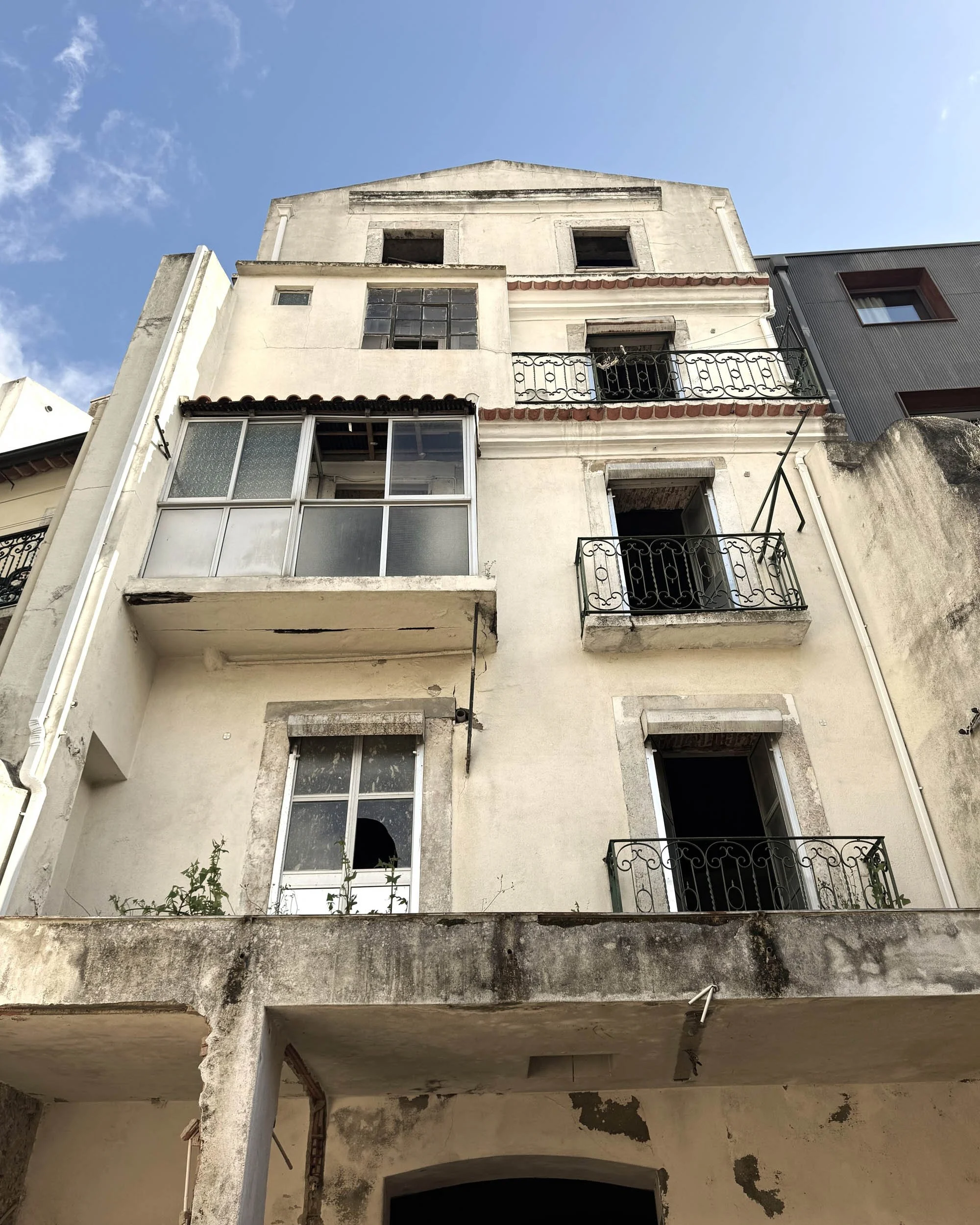 Fernandes Tomás Complete Building Rehabilitation Beelt