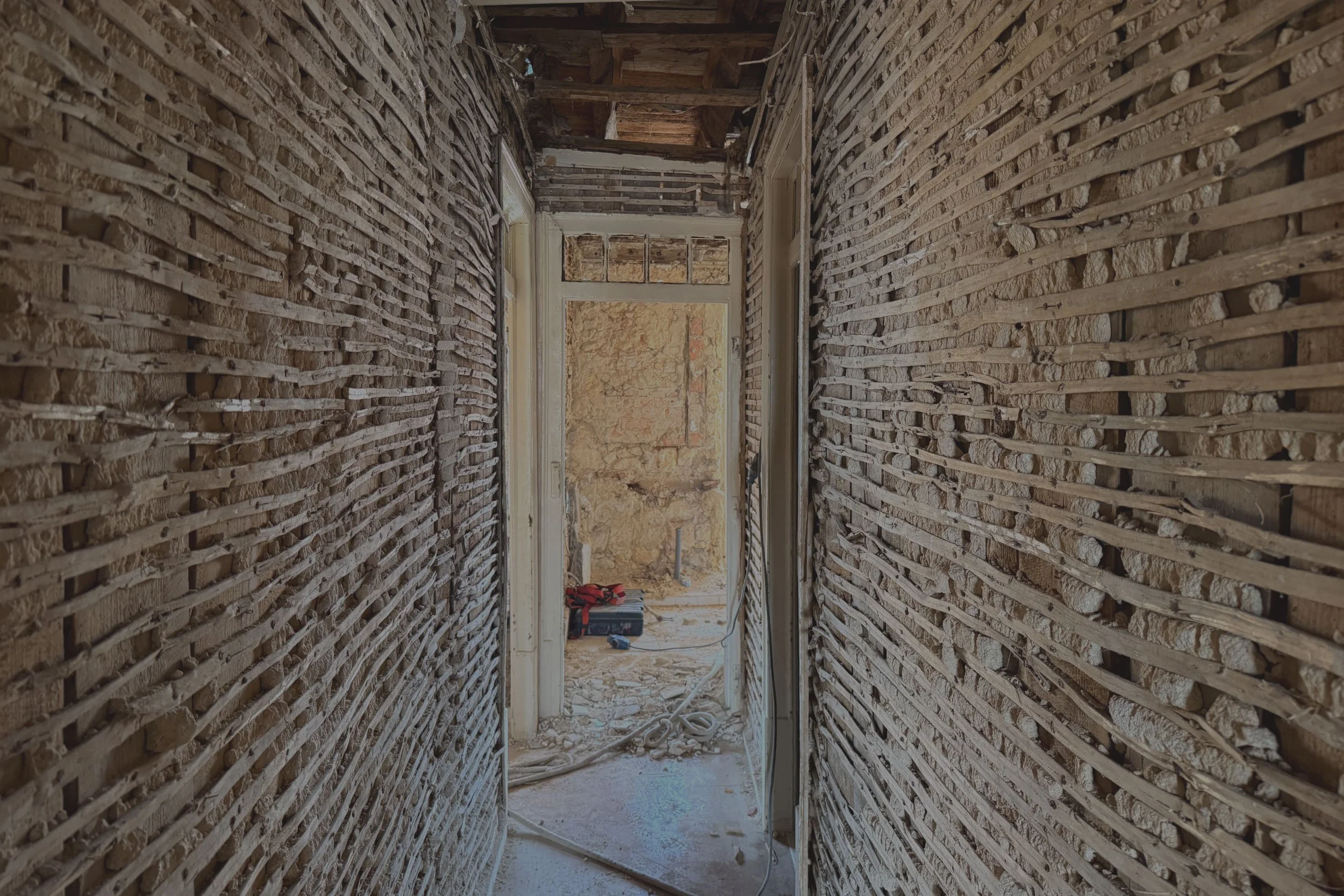  
 Fernandes Tomás 
 Reabilitação integral edifício 
  Estado: Em construção, Tipologia: Reabilitação 