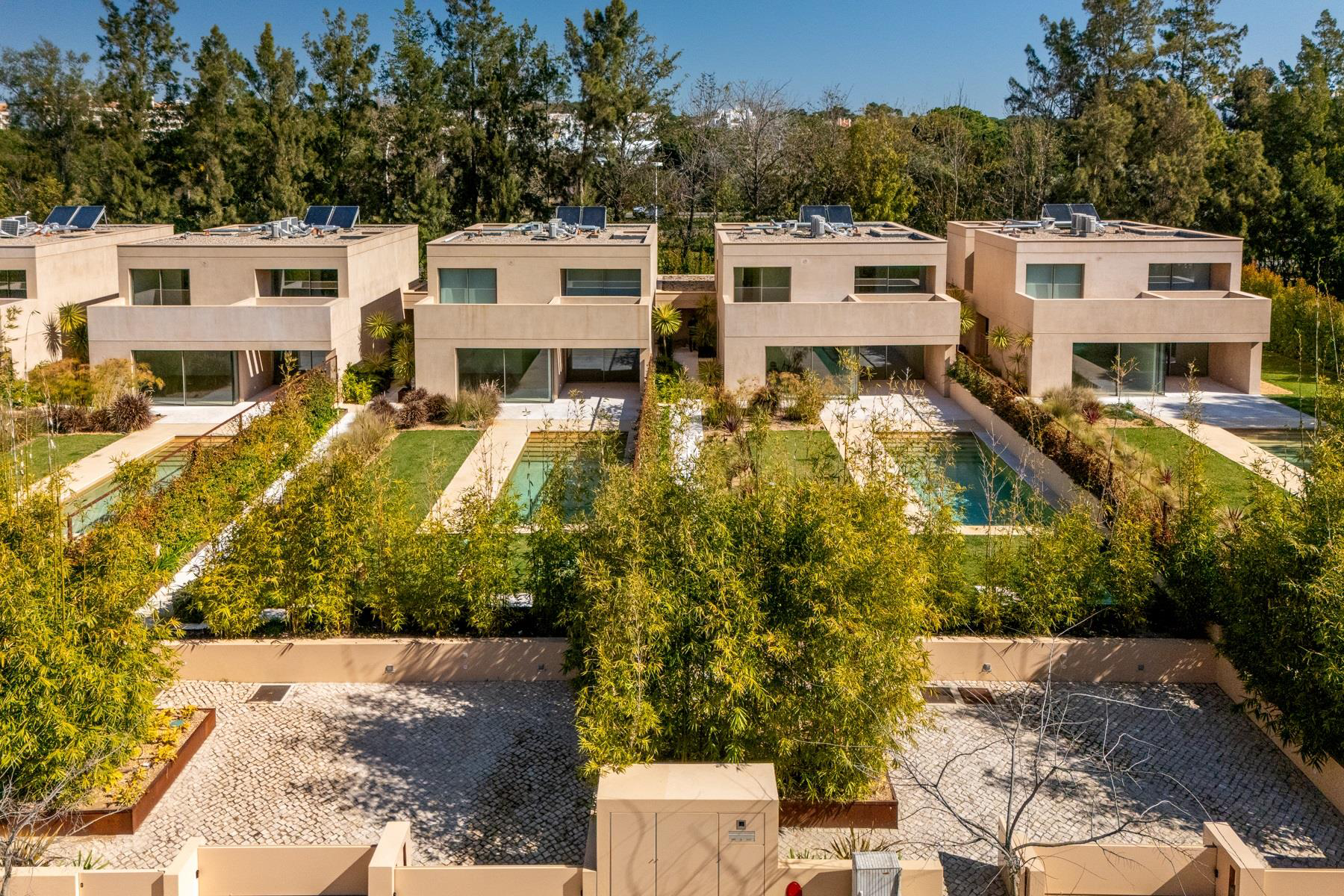  
 Simple Vilamoura 
 Construção empreendimento 
   Estado: Concluído, Tipologia: Construção 