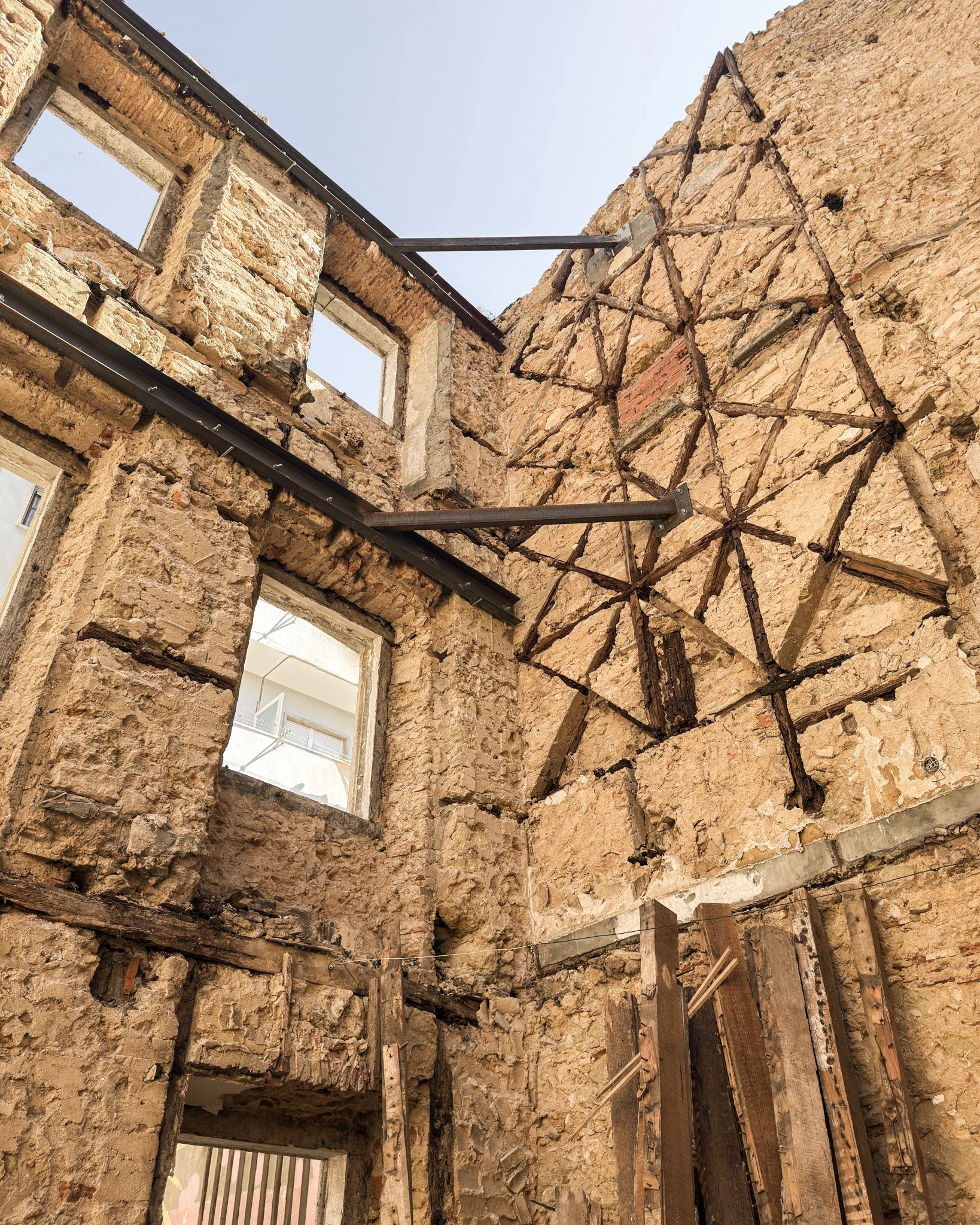 Paço da Rainha Reabilitação Reconstrução Edifício Beelt