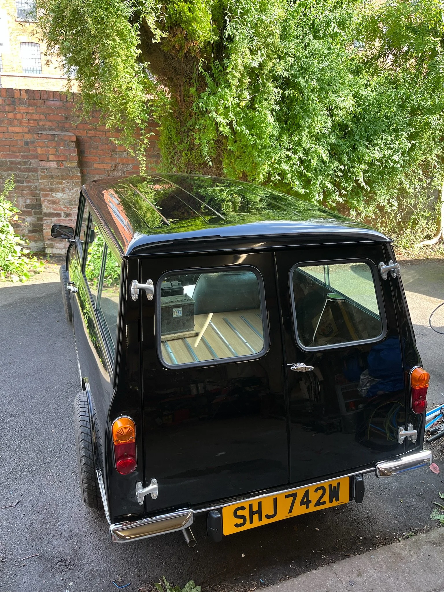 classic-mini-hearse-restoration-14.JPG