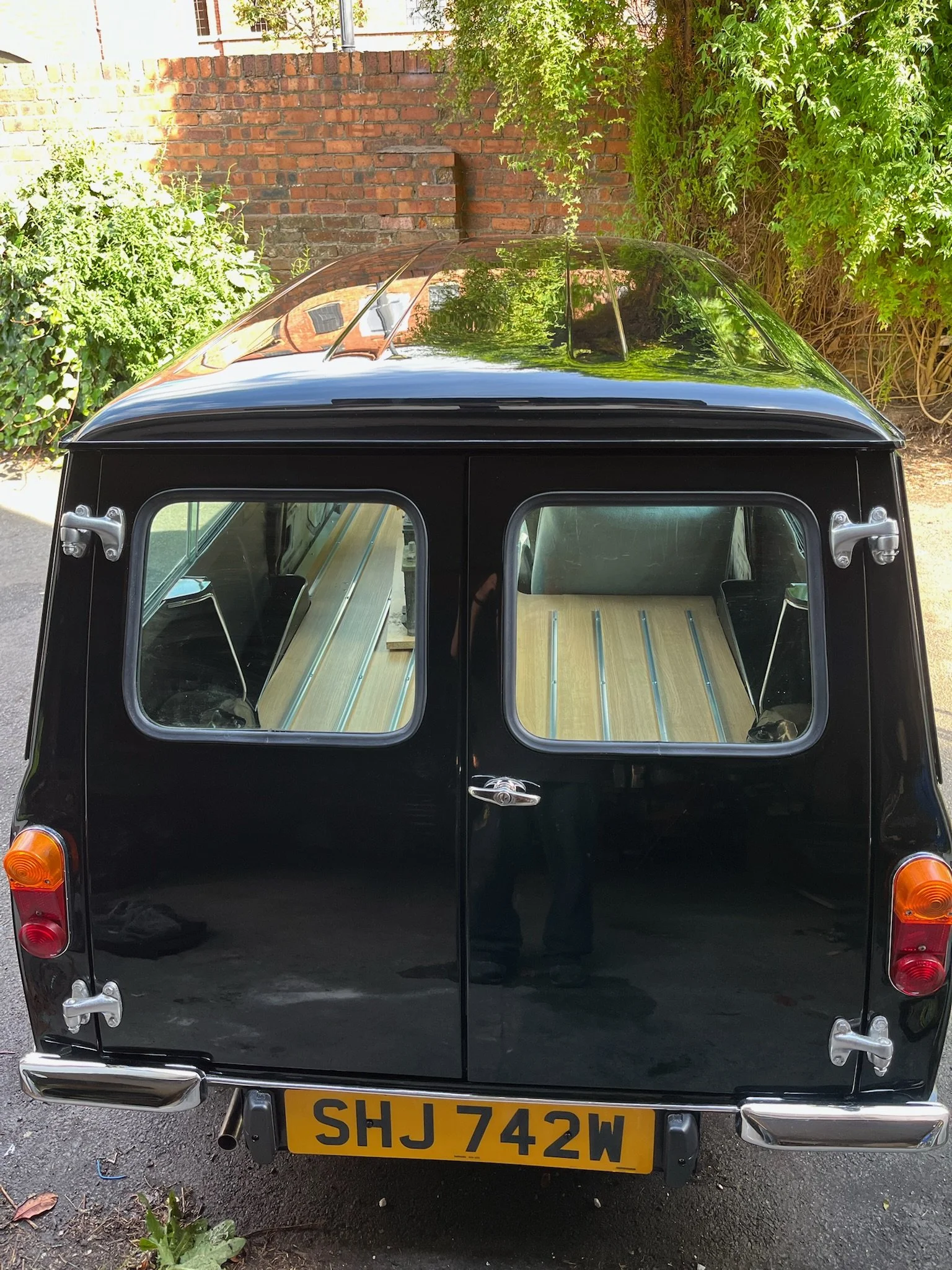 classic-mini-hearse-restoration-13.JPG