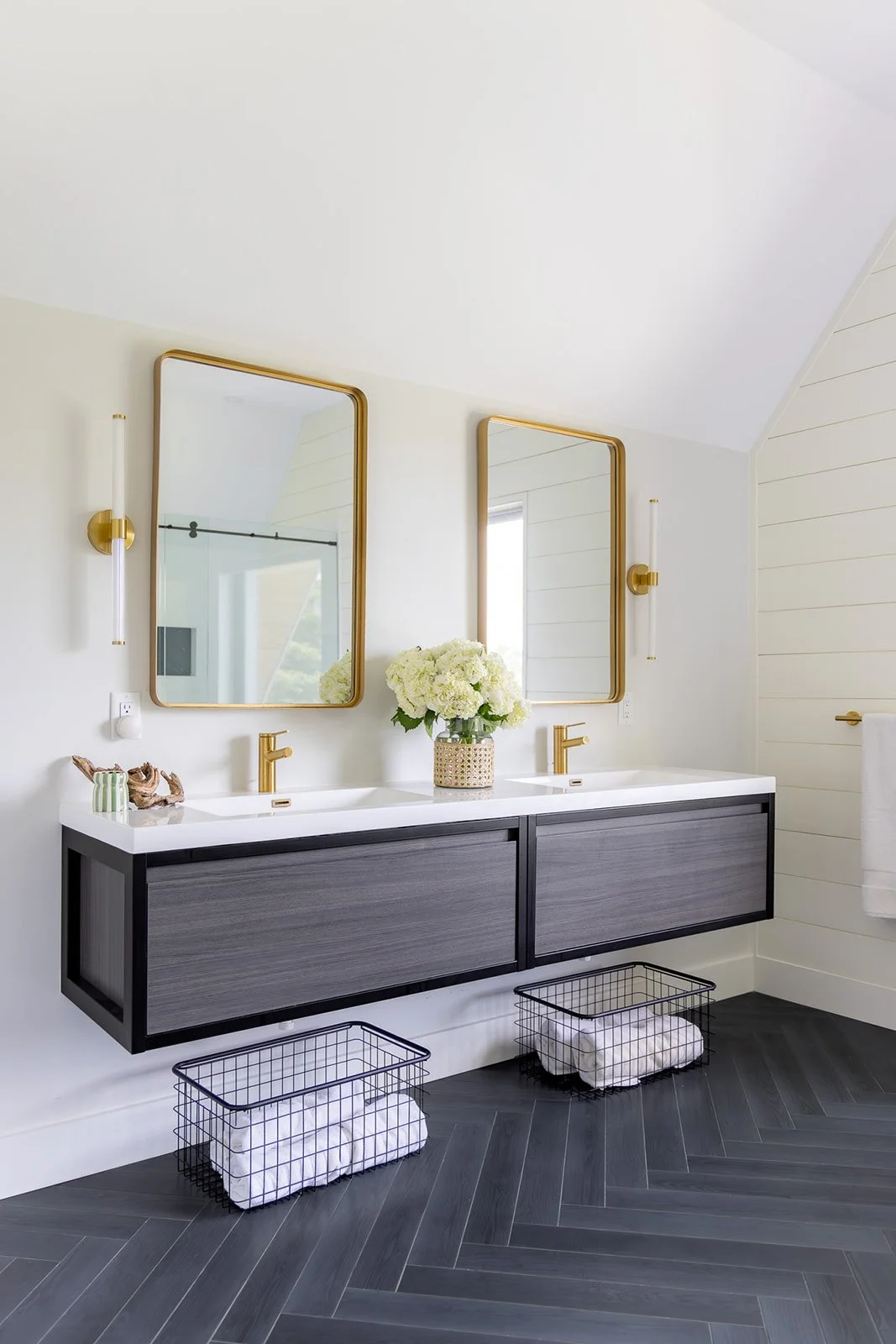 Red Barn Architecture-Coastal Modern-Primary Bath-7.jpg