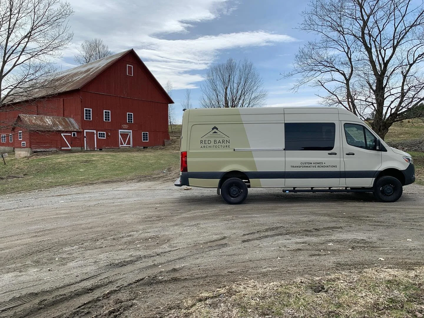 Will stop for Red Barns. #redbarnontheroad @redbarnarchitecture