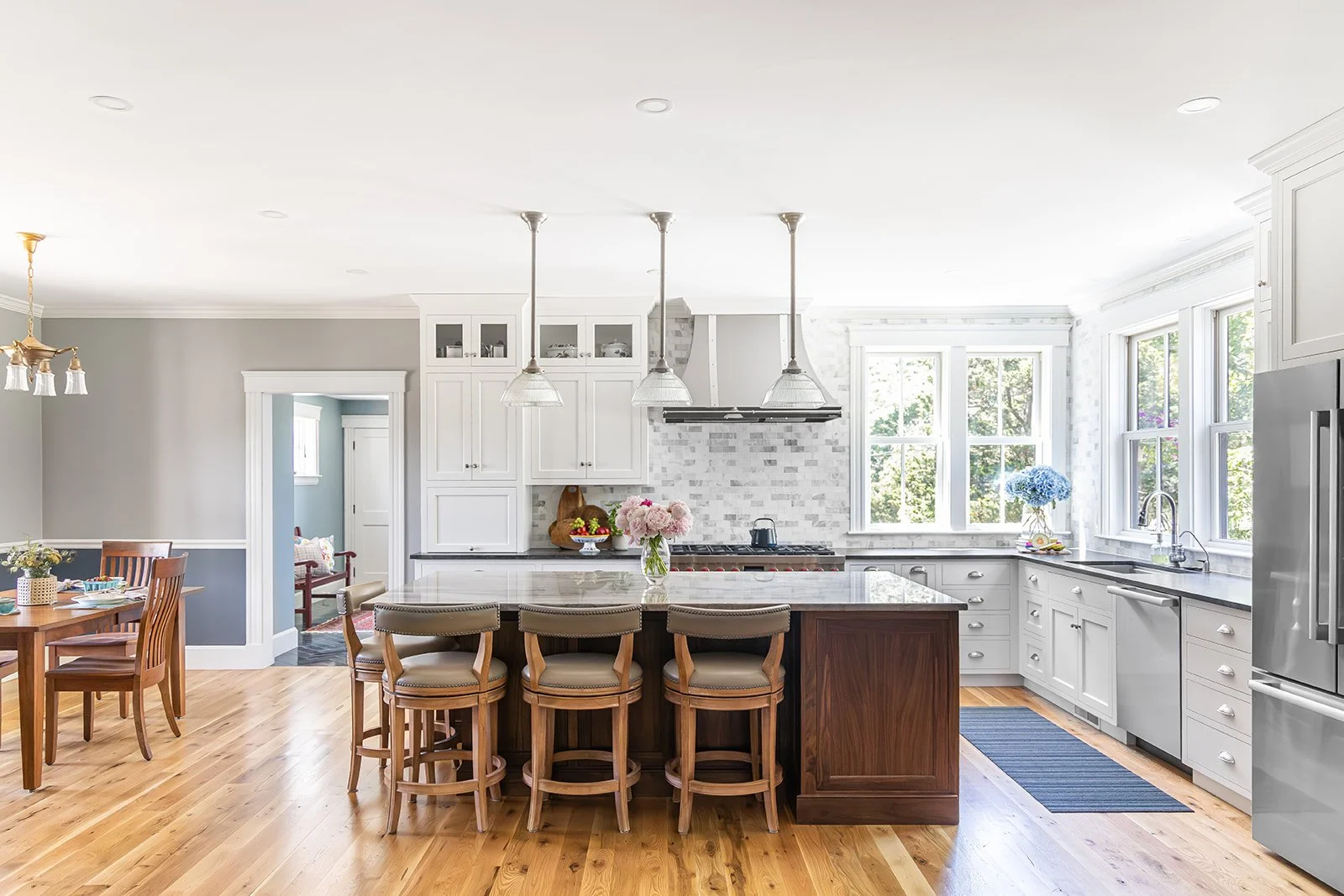 Red Barn Architecture Victorian Farmhouse Kitchen Island