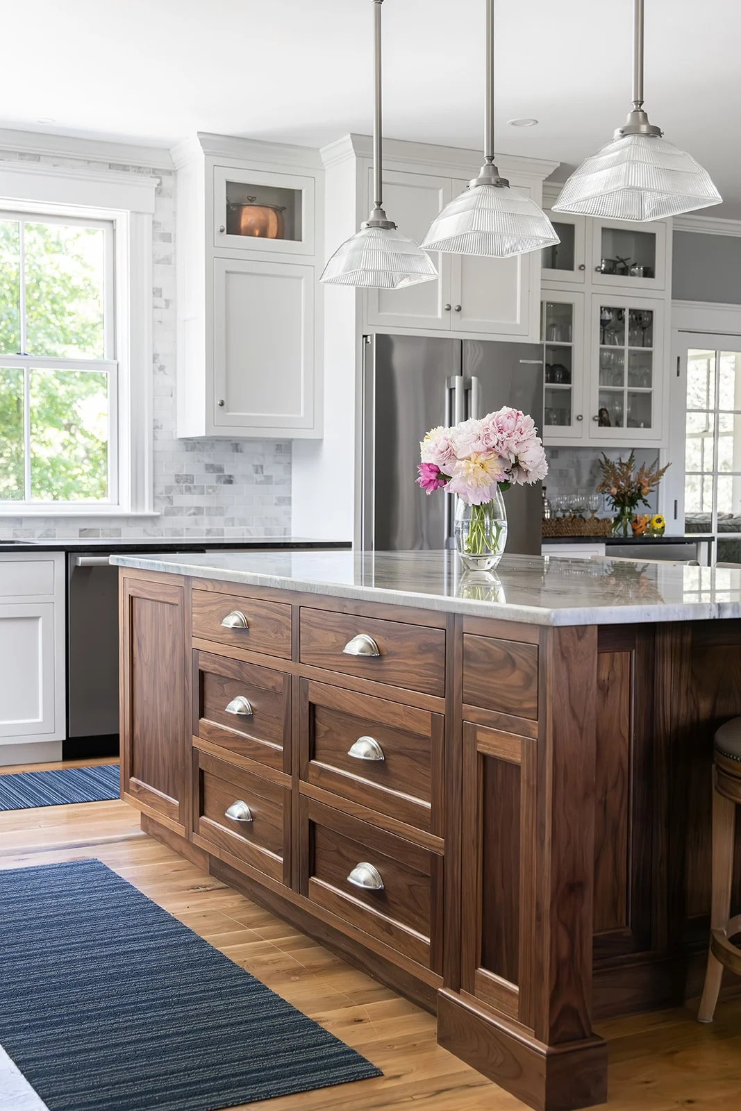 Red Barn Architecture Victorian Farmhouse Kitchen Island