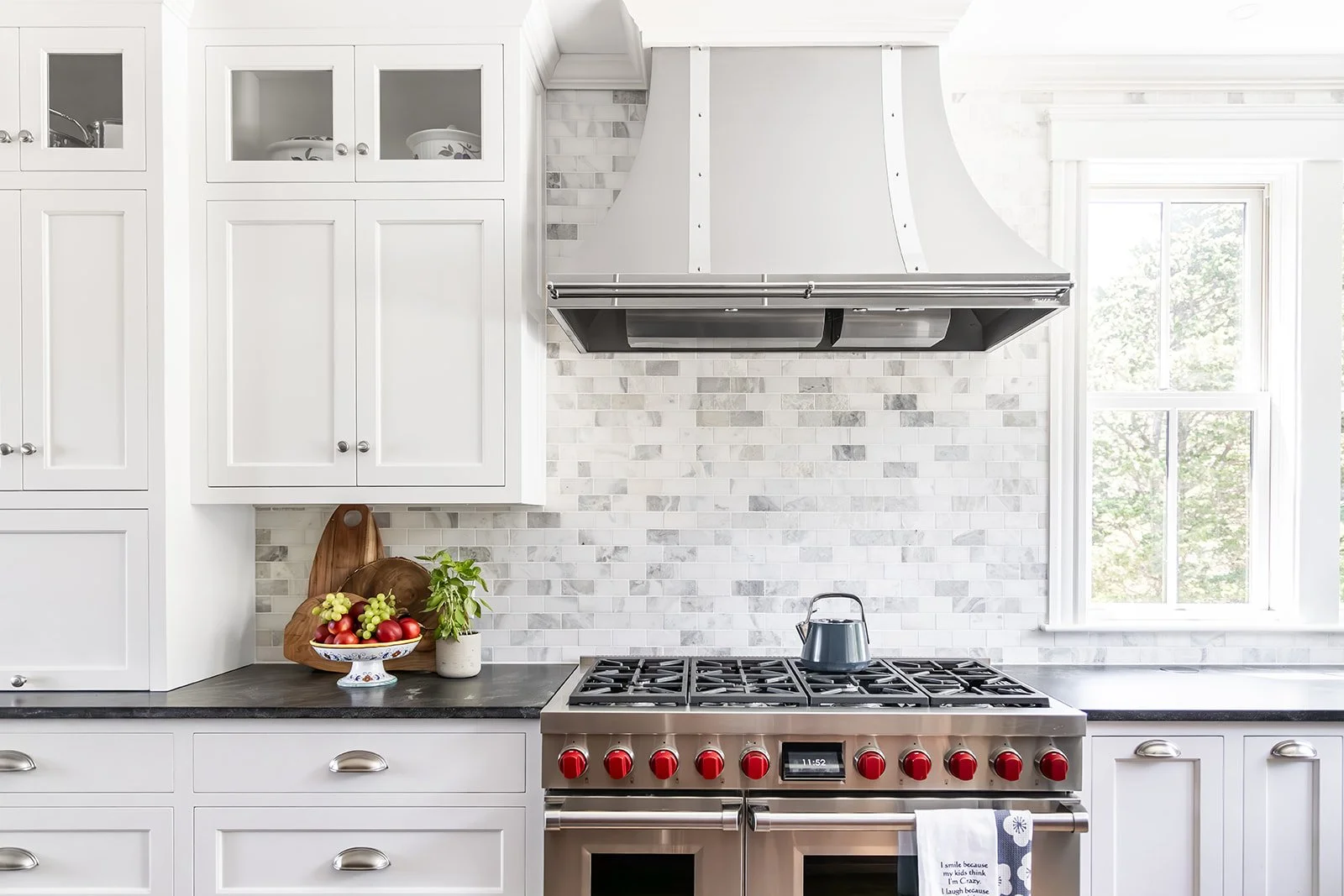 Red Barn Architecture Victorian Farmhouse Kitchen Island Range