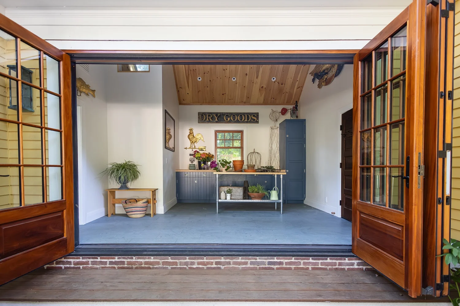 Courtyard Carriage House