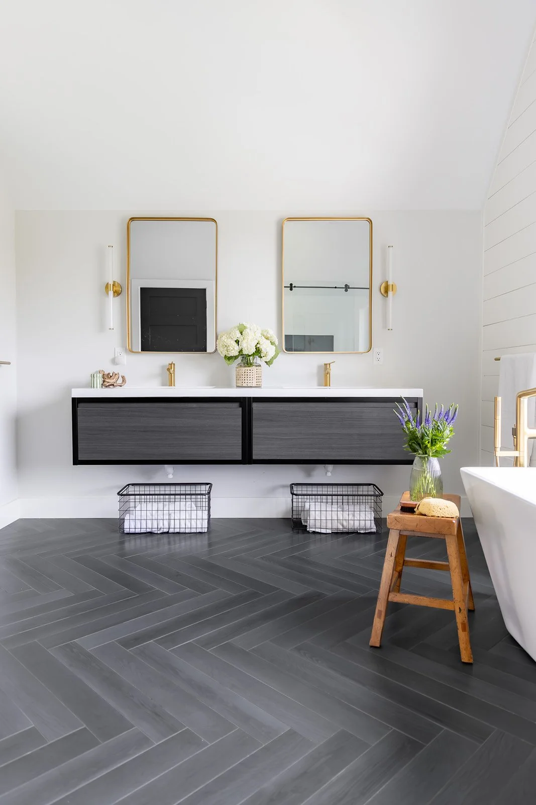 Red Barn Architecture-Coastal Modern-Primary Bath-3.jpg