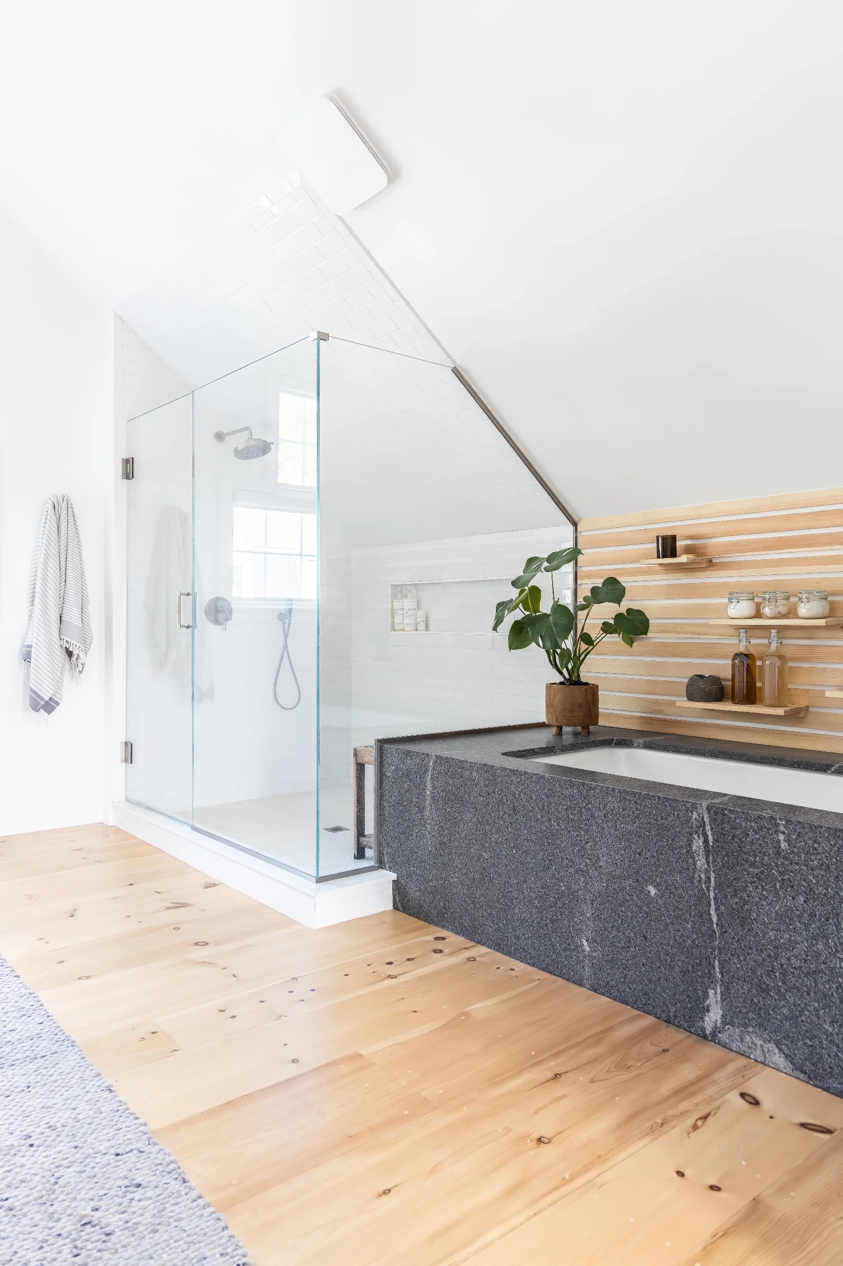 Red Barn Architecture-Aesthetic Edit-Bath-4.webp