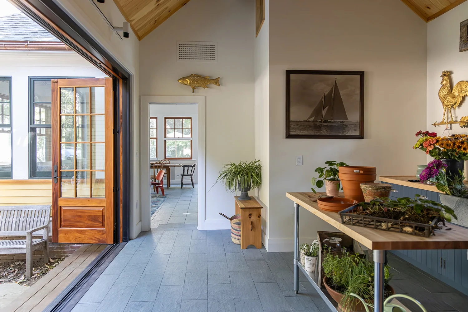 Red Barn Architecture Courtyard Carriage House