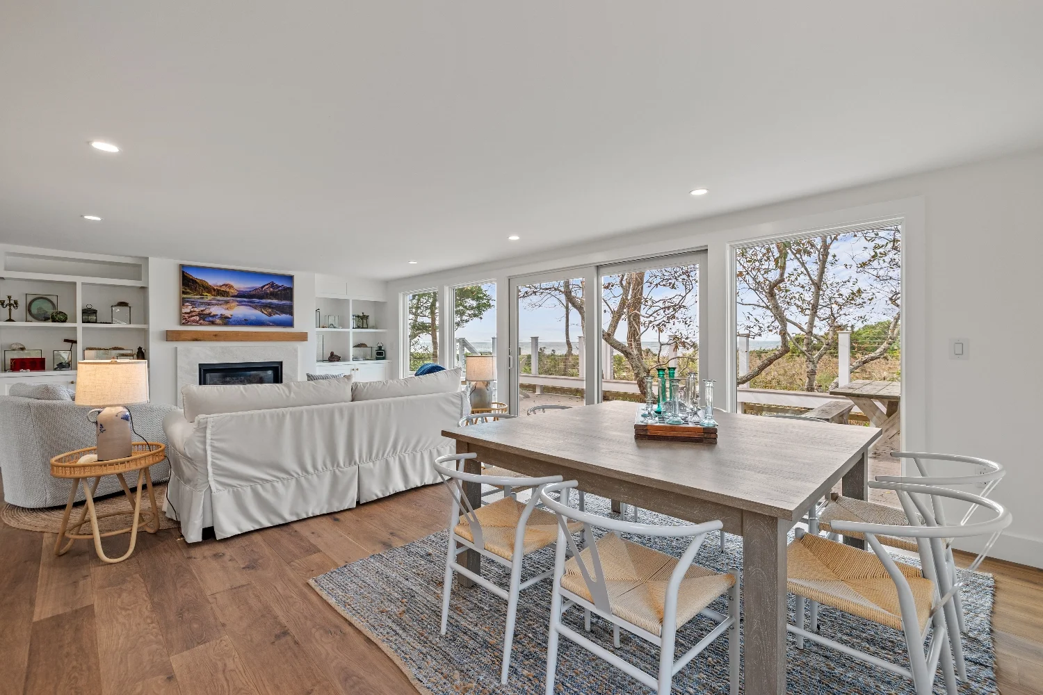 Red Barn Architecture-Rock Harbor-Living-4.webp