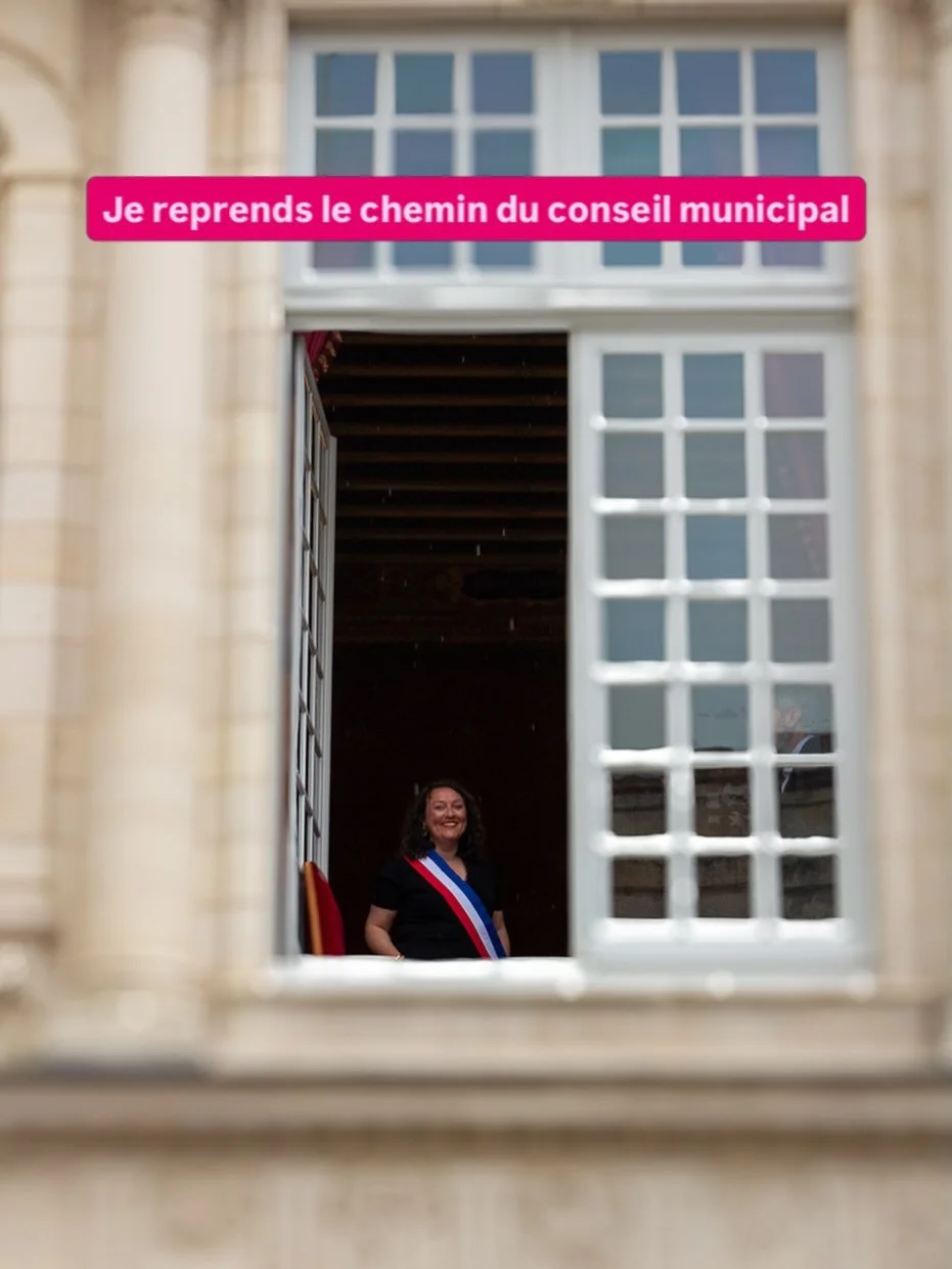 Pendant 6 ans, j&rsquo;ai eu conseil municipal. Un lundi par mois. 

Des d&eacute;lib&eacute;rations. Des d&eacute;bats. Des soir&eacute;es parfois tr&egrave;s longues.

De 2020 &agrave; mars 2026, j&rsquo;ai &eacute;t&eacute; adjointe au maire de La