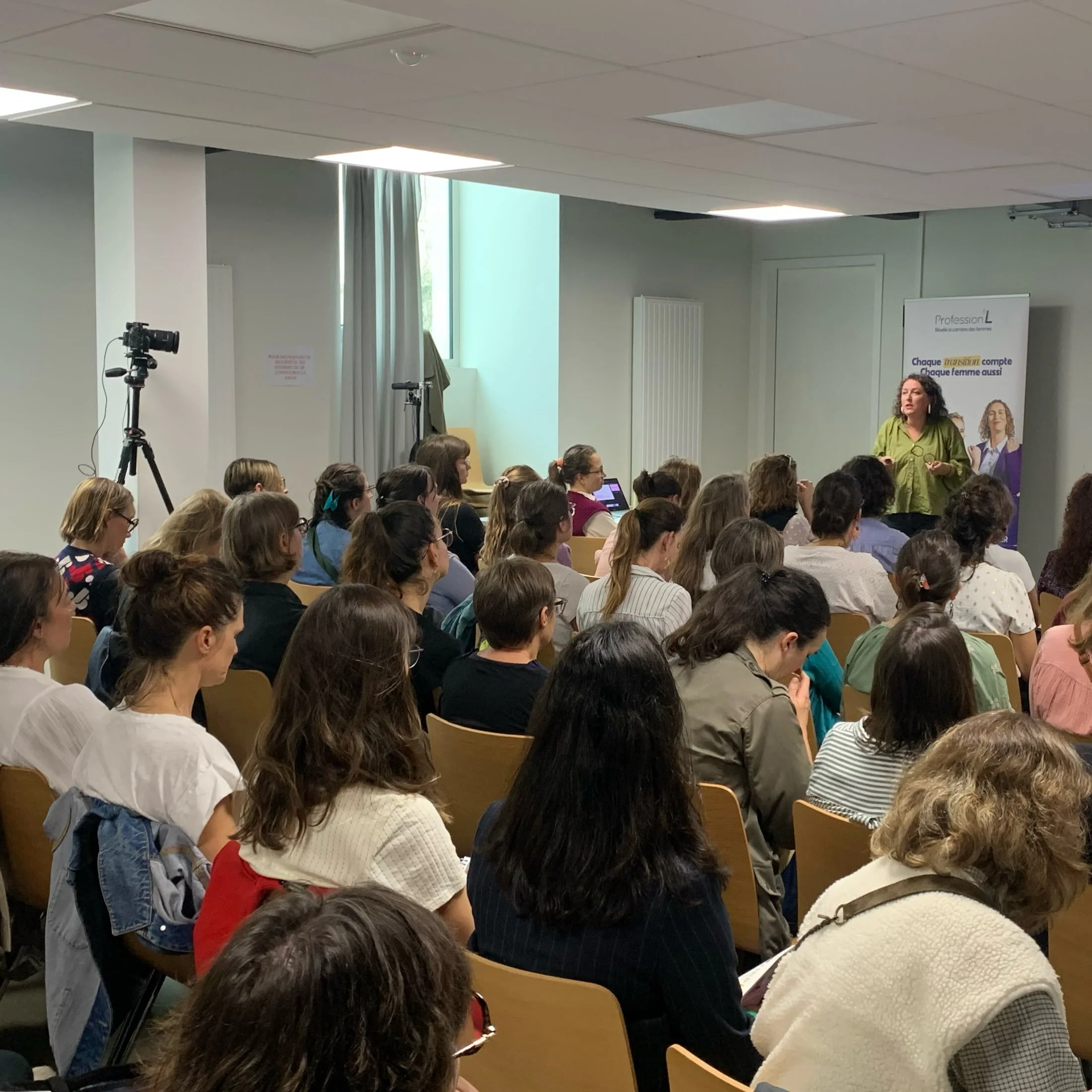 120 femmes. 30 minutes. Et une question : quelle place voulons-nous vraiment donner au travail dans nos vies ?

Hier, j&rsquo;avais le plaisir d&rsquo;intervenir comme conf&eacute;renci&egrave;re au salon Profession&rsquo;L &agrave; Nantes.

J&rsquo;