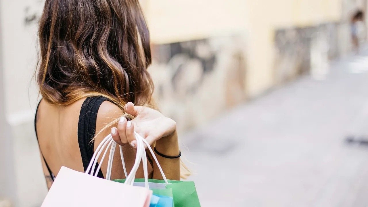 A Teen Read: How Should You Dress to Honor God?